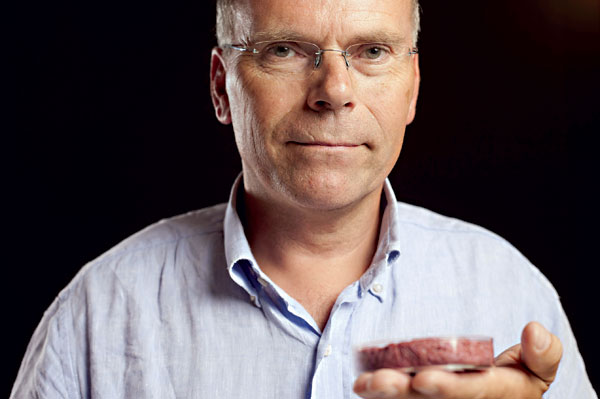 Po &bdquo;sklizni&ldquo; svalu stačí osolit, opepřit, obarvit a přidat tuk. (Profesor Post)