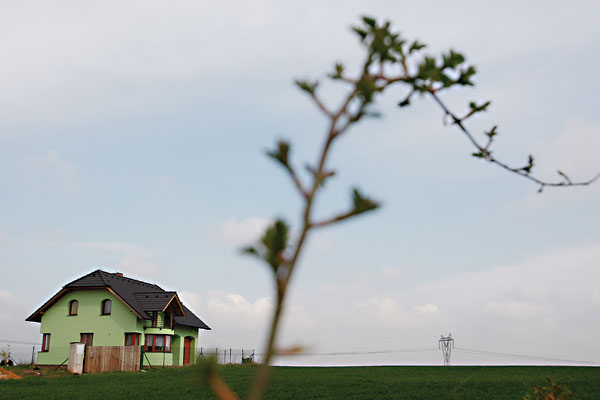Fotografie: Touha Čechů po vlastním bydlení je do značné míry záležitostí módy. - Autor: Milan Jaroš