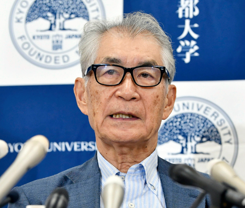 Nobelovu cenu za fyziologii a lékařství získali Američan James P. Allison a Japonec Tasuku Hondžó. Na snímku druhý z nich