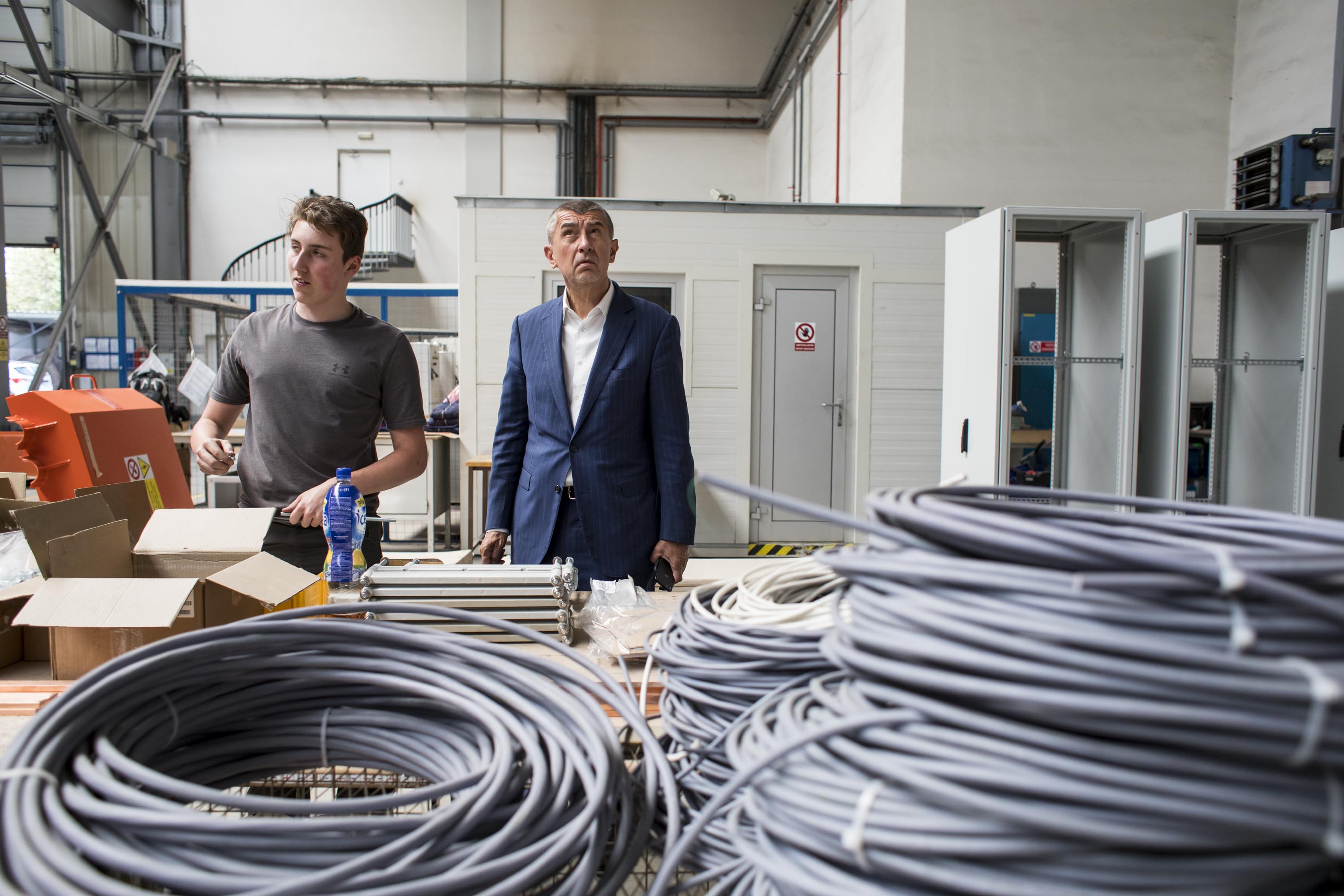 Andrej Babiš navštívil továrnu PE Holding v Chomutově, 2. červen 2017