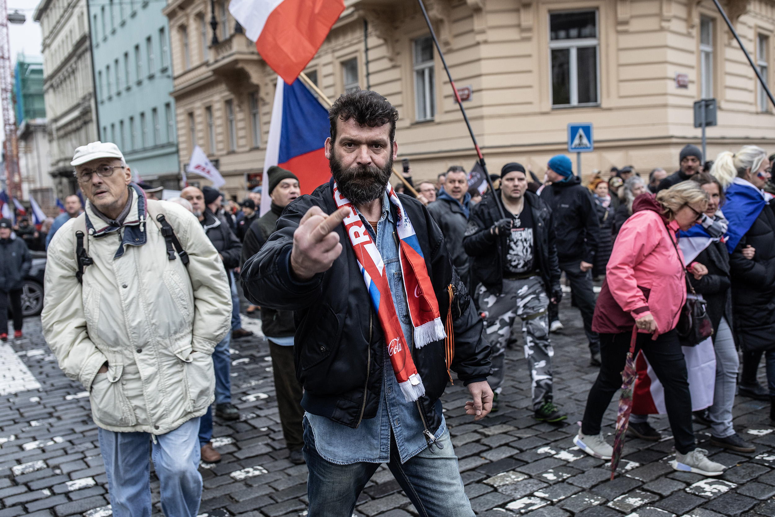 Protestní průvod k budově České televize