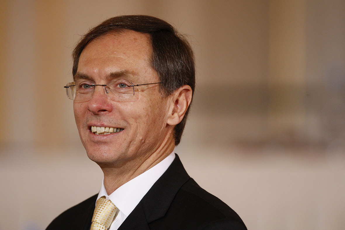 Švejnar: Miliardáři-kamarádíčci omezují hospodářský růst