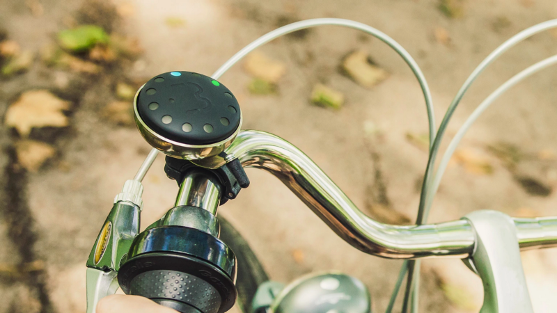 Blubel - cyklistická navigace ve zvonku na řidítka.