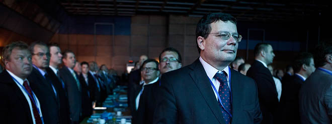 Alexandr Vondra v nesnázích