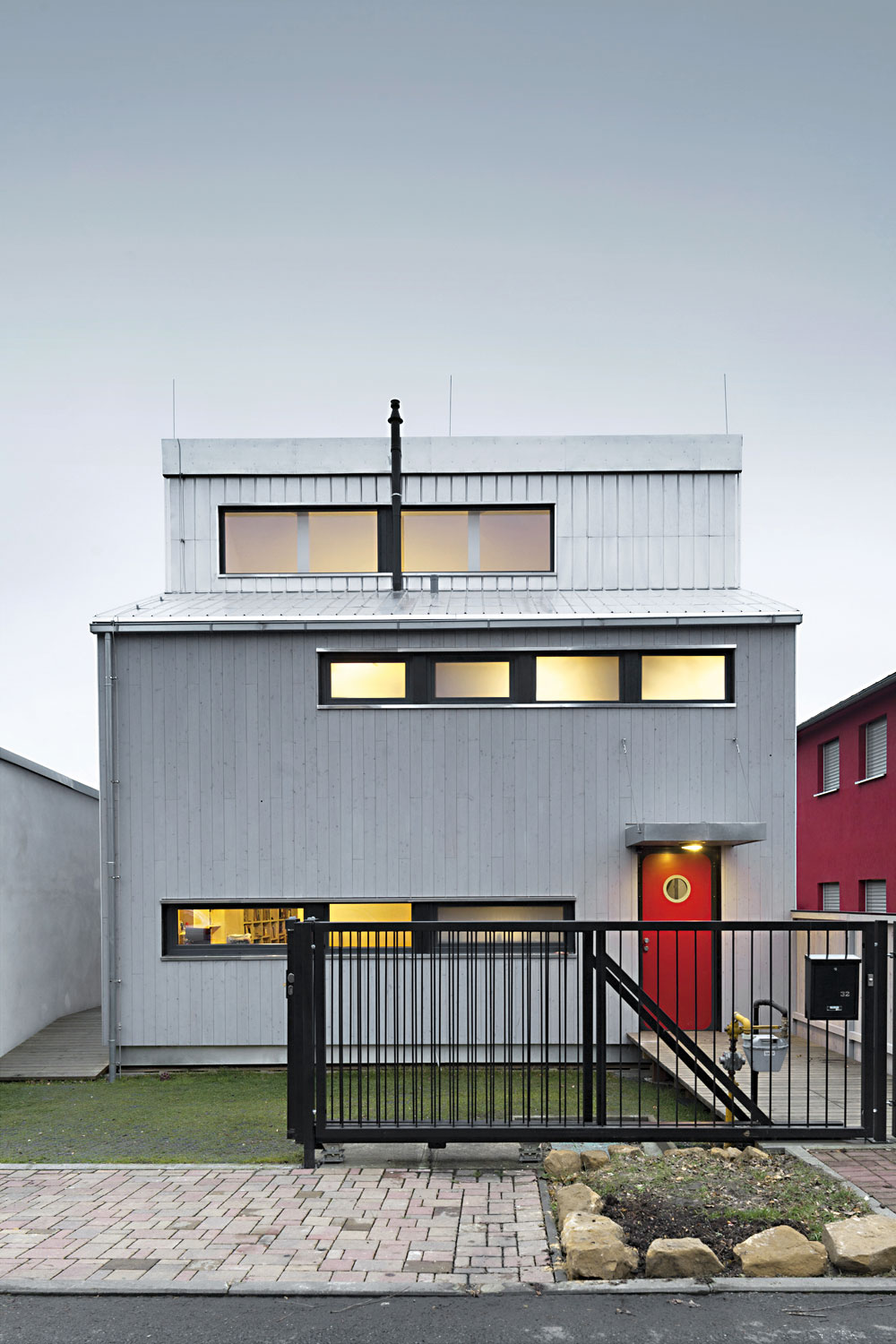 64 A MG 7888 architektura R17