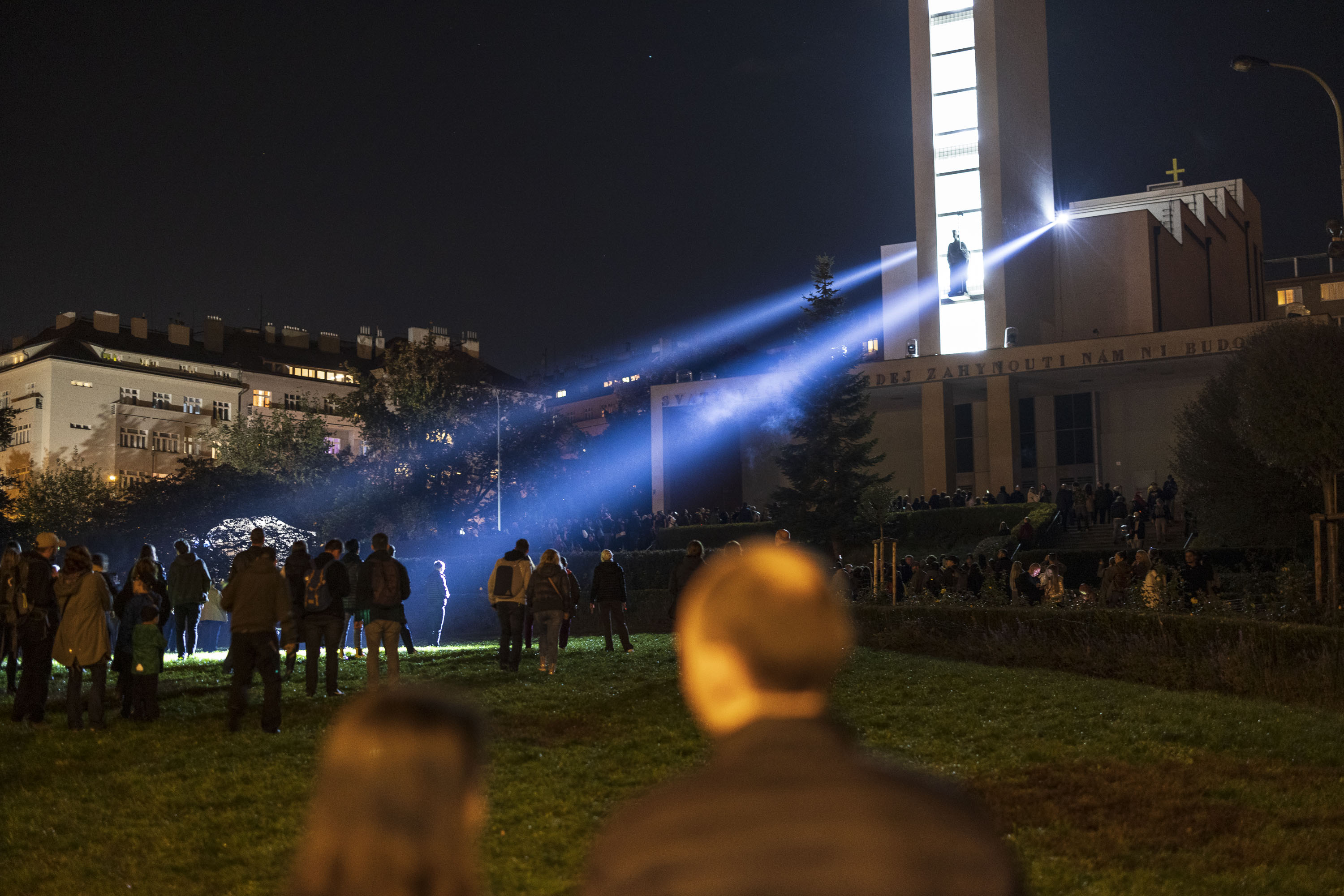 László Zsolt Bordos, projekce Creaturae na kostel sv. Václava