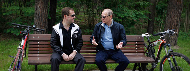 Jedno tělo, jedna duše, jedna politická síla... (Medveděv a Putin)
