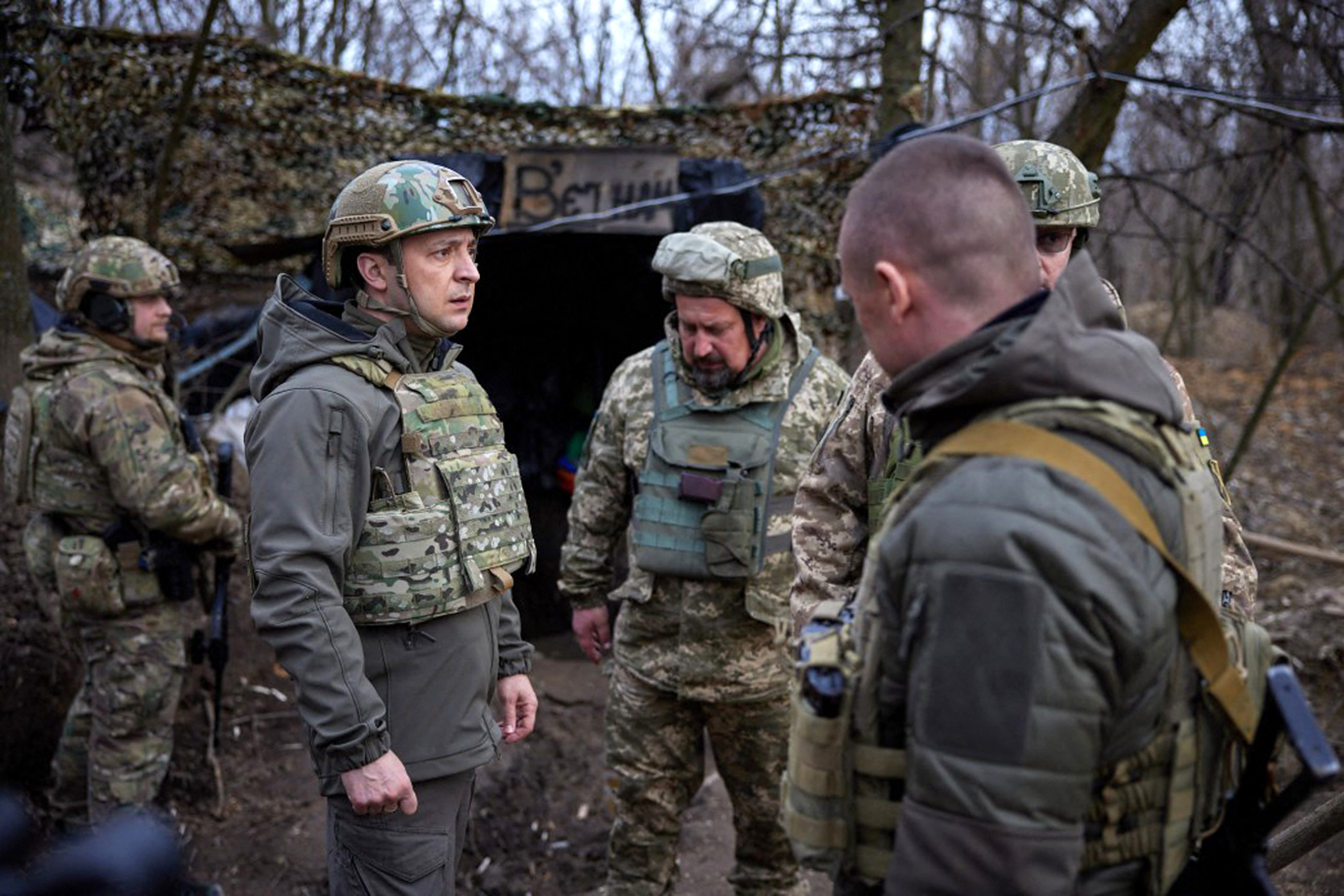 Ukrajinský prezident Zelenskyj na frontové linii, duben 2021