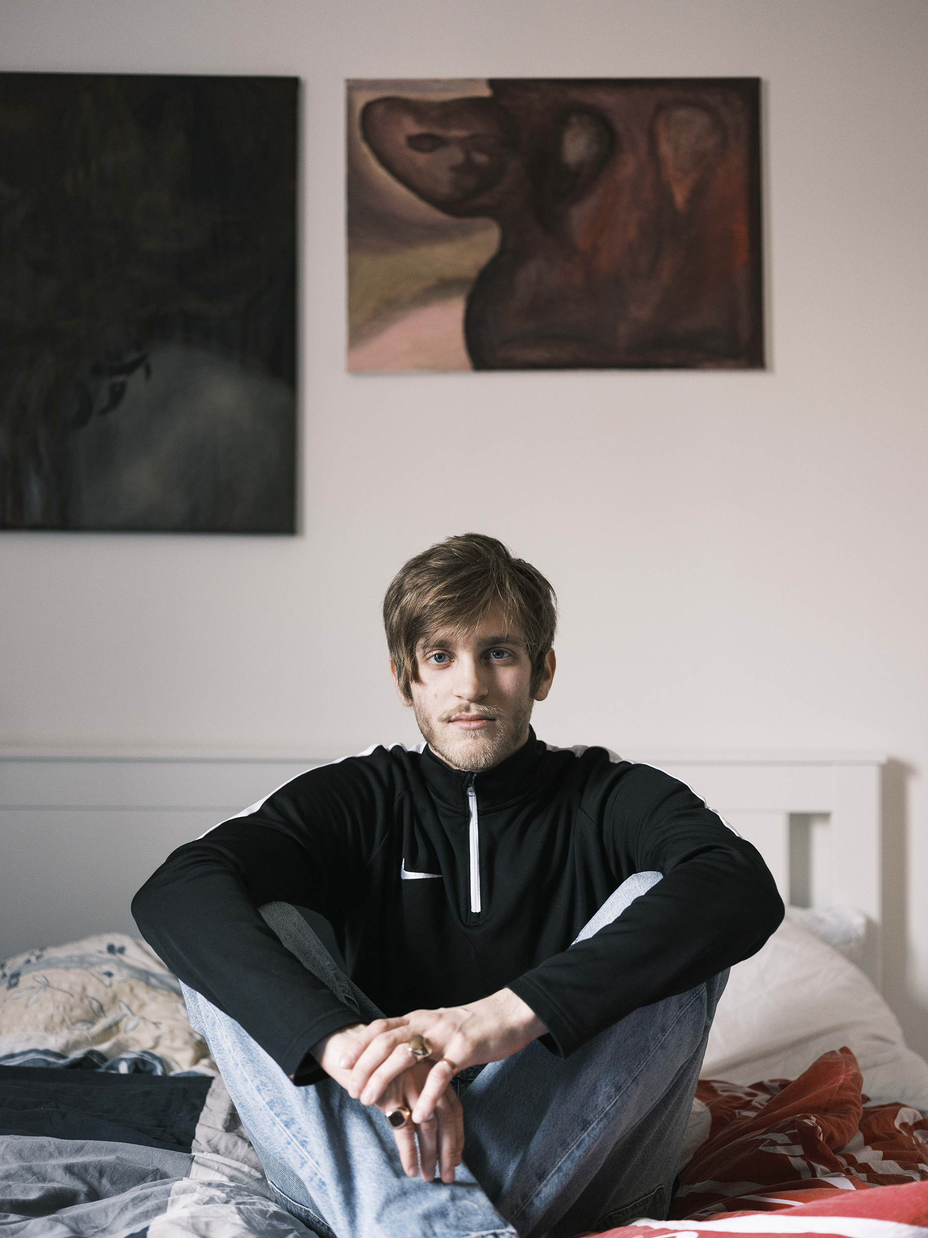„Nejdřív jsem si začal kreslit, potom psát textíky a nakonec textíky převážily.“