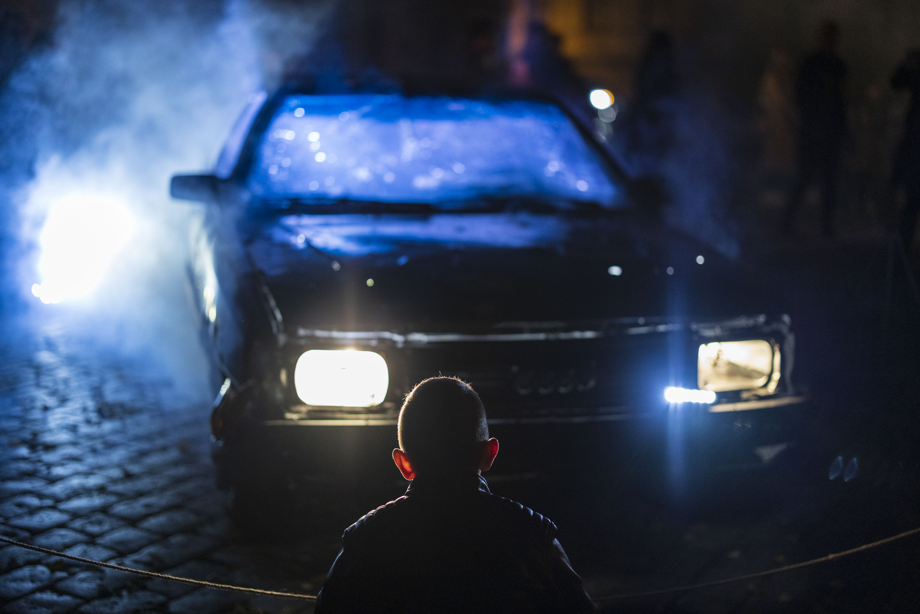 Civilní automobily jsou svědectvím o tragédii a přímým důkazem válečného konfliktu 21. století.