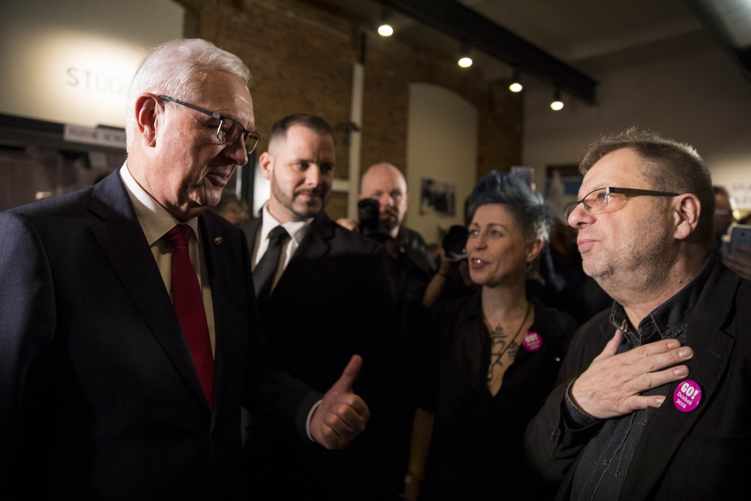 Milan Štajndler ve volebním štábu Jiřího Drahoše.