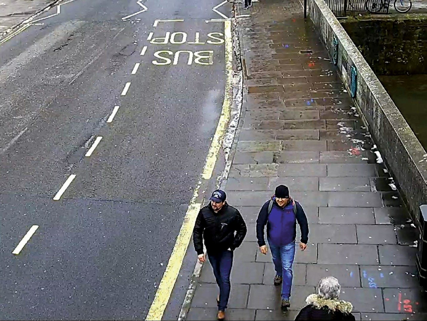 Agenti Anatolij Čepiga a Alexandr Miškin zachycení na bezpečnostních kamerách v Británii