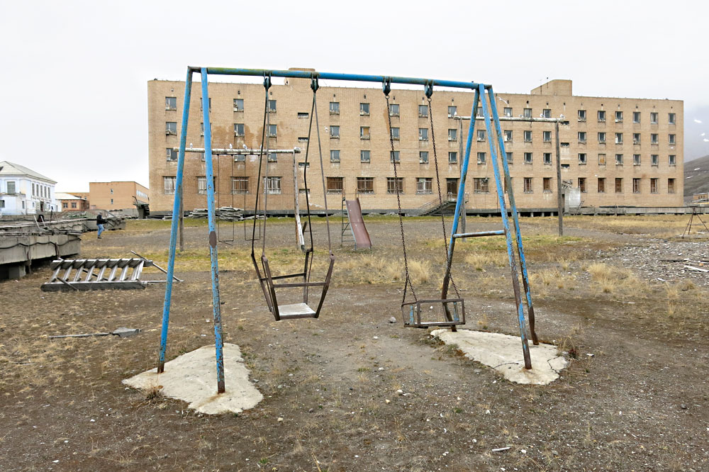 Pyramida, Černobyl severu.