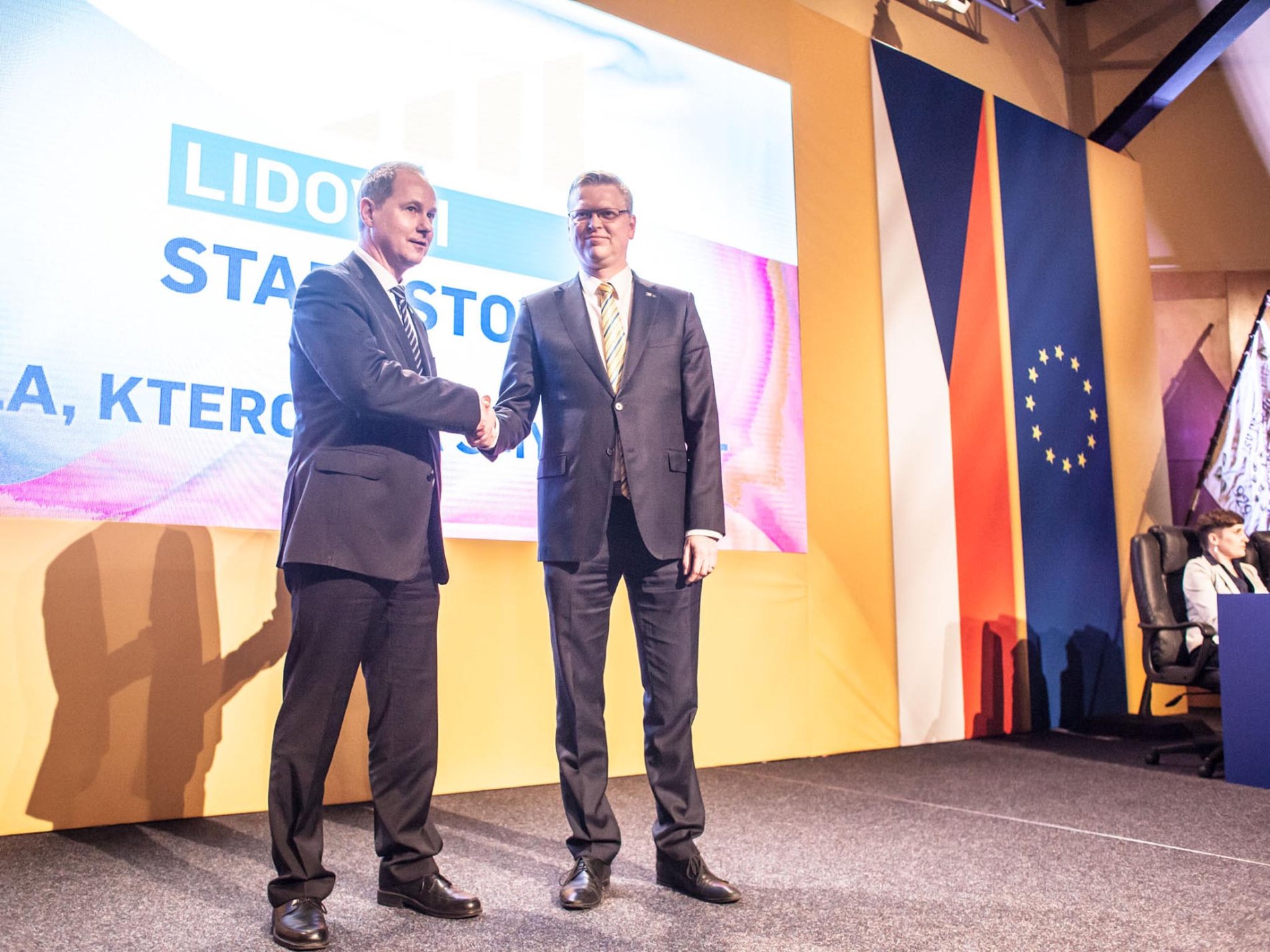 Volební sjezd KDU-ČSL schválil uzavření koalice s hnutím Starostové a nezávislí