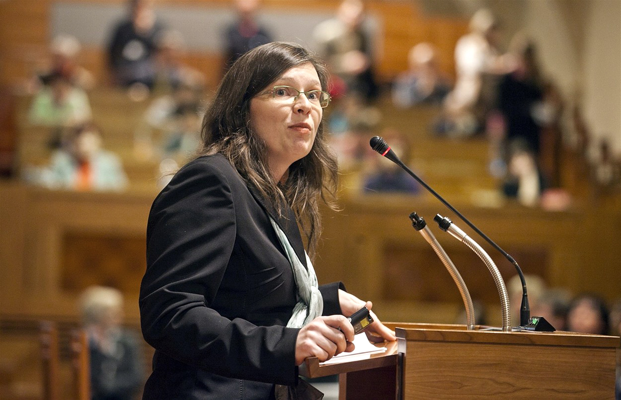 Jana Jochová v Senátu na seminář Sexuální výchova na školách - ano či ne, a jak?