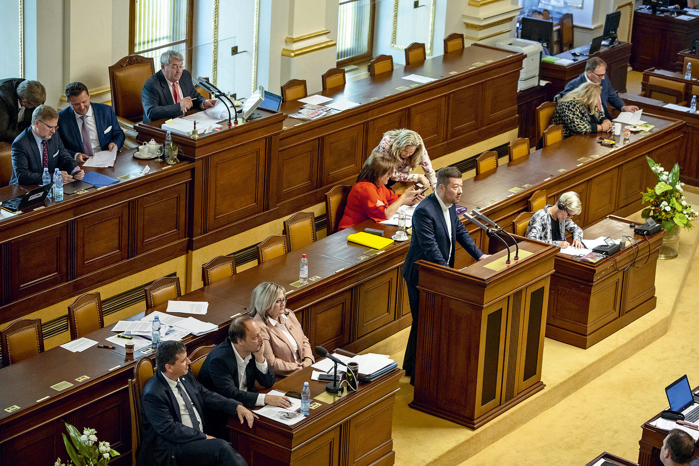 Referendum a Havel a příkazy a elity a přímá volba a obskurní a referendum a dobrý. (Hovoří Tomio Okamura)