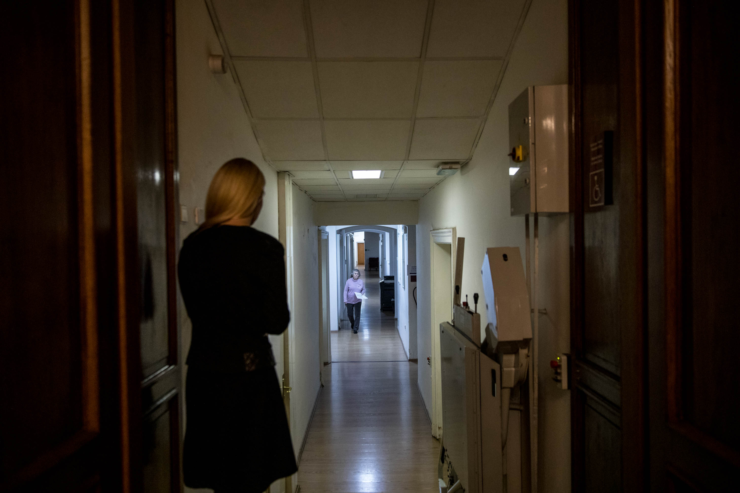 Průchod do další části paláce ve kterém sídlí ministerstvo pro místní rozvoj.