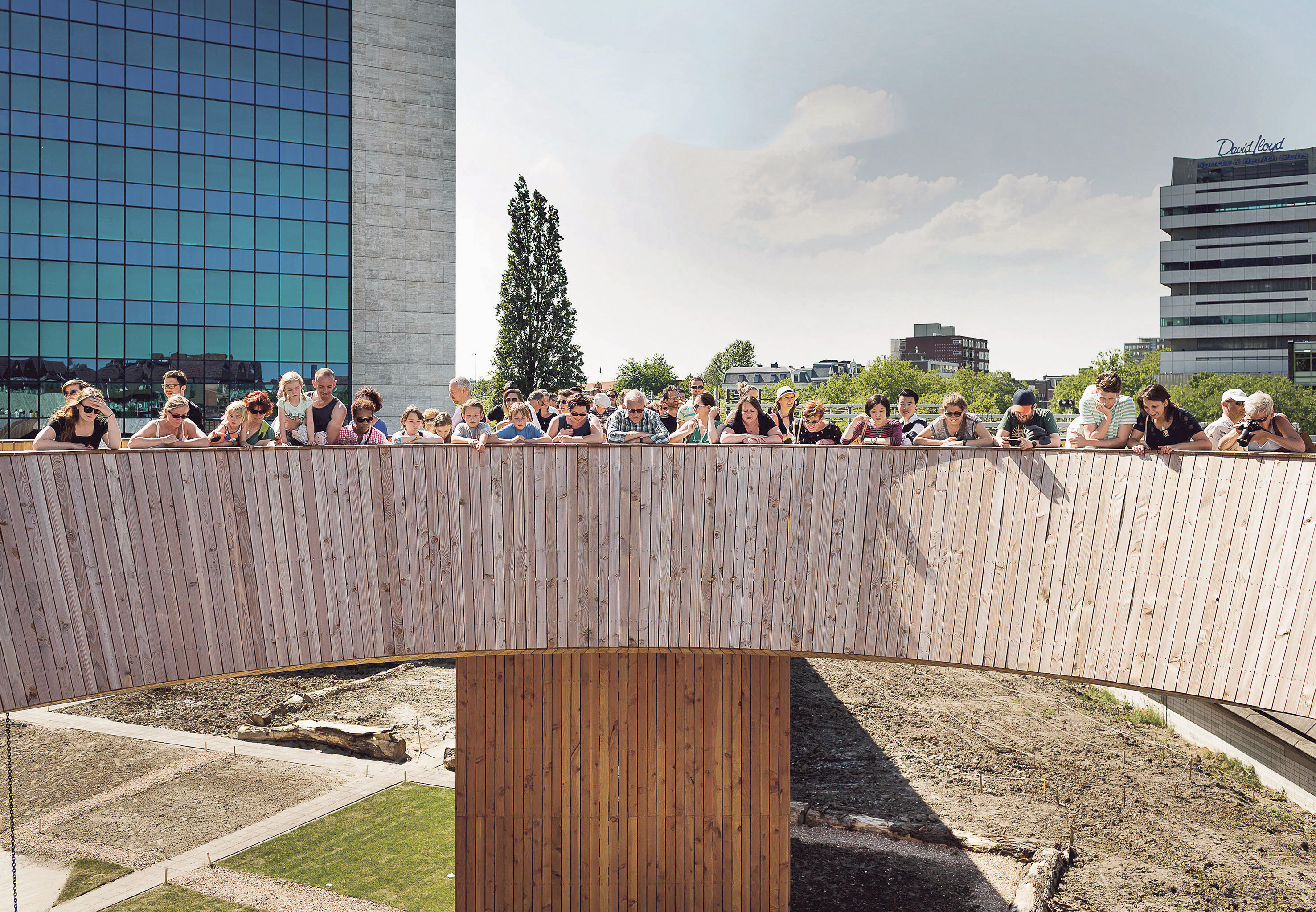 Svoboda pro architekty? (lávka v Rotterdamu)