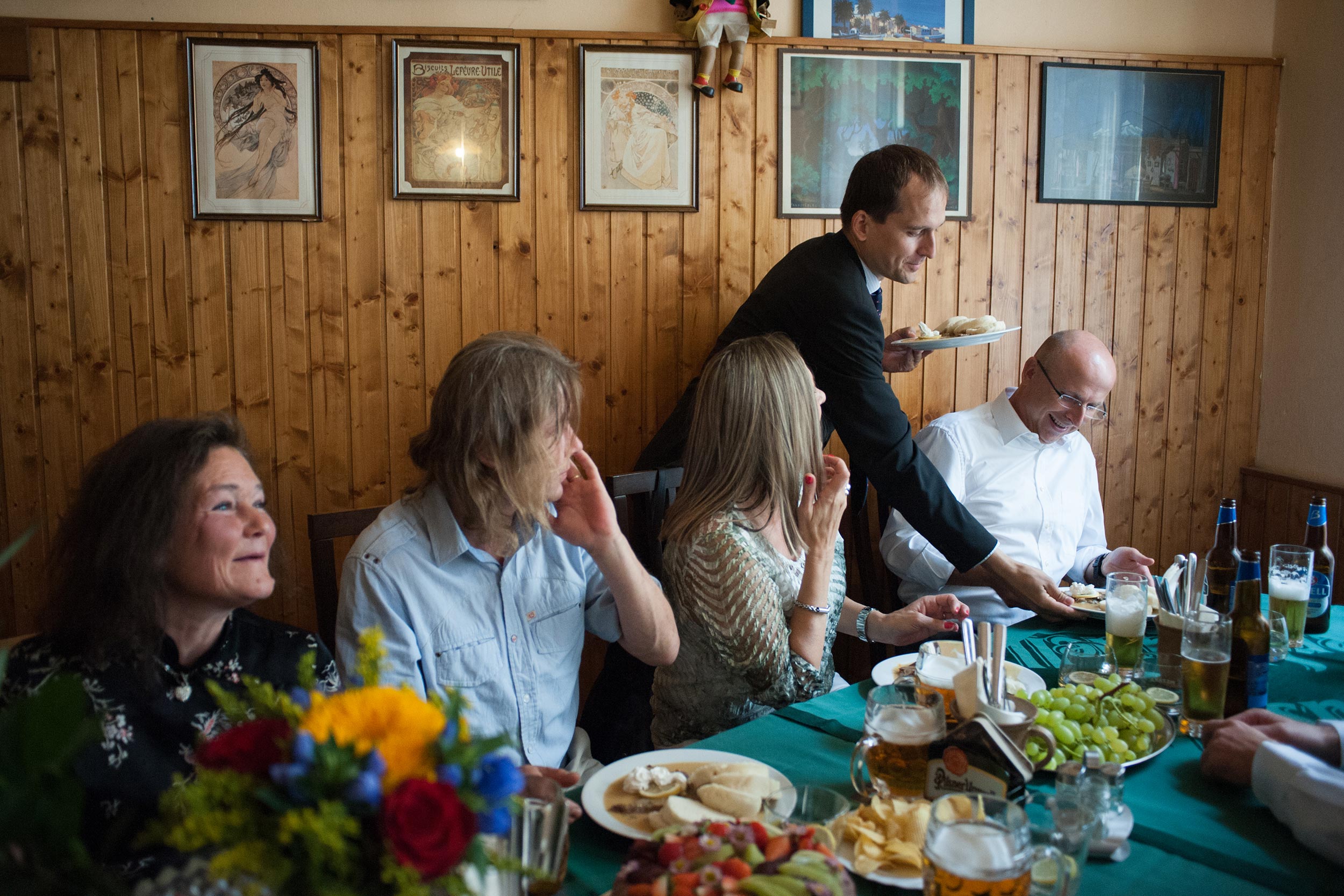Hostina po svatbě Miroslava Fojtíka a Jany Hanzlíkové.