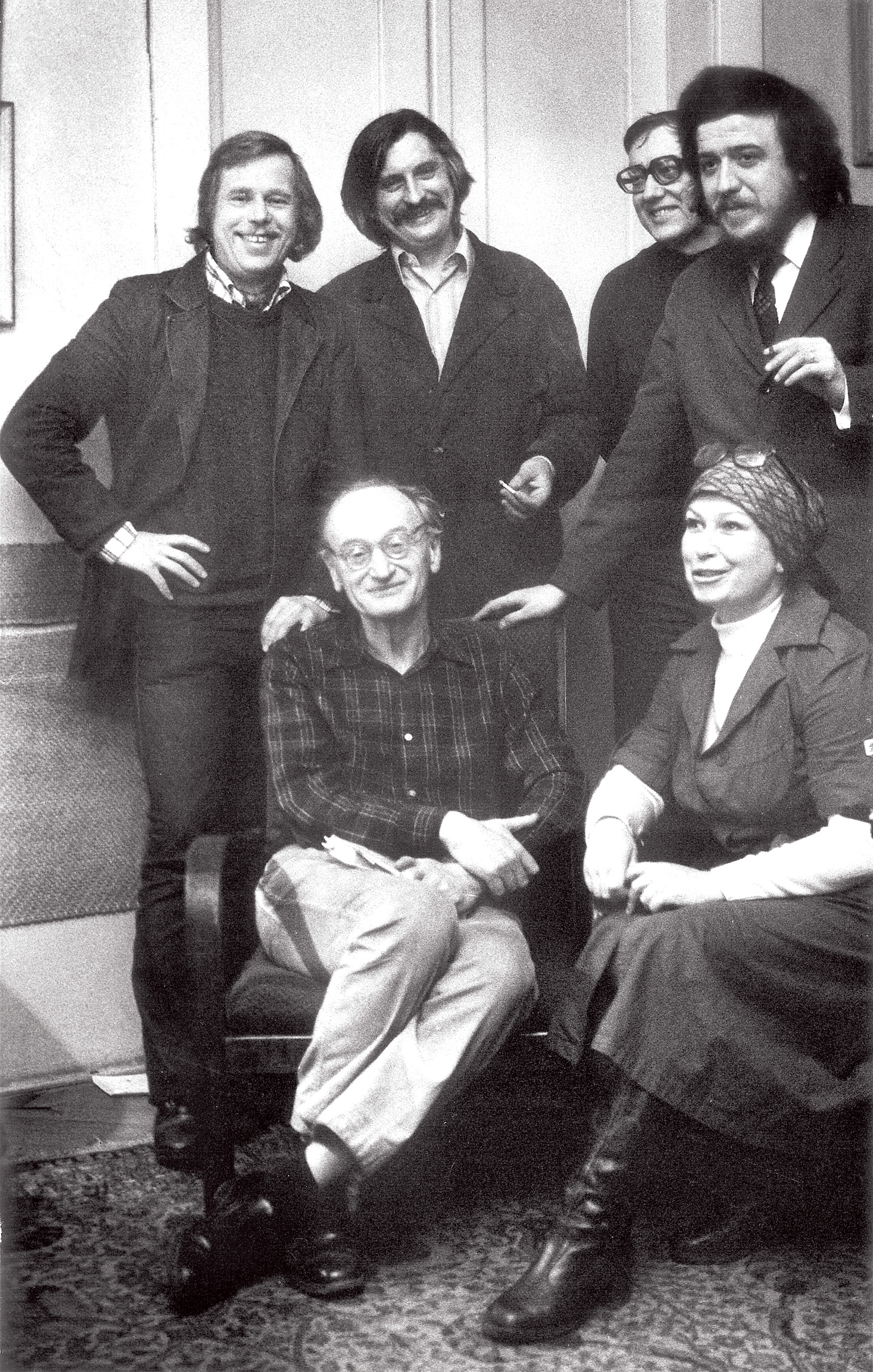 střídání mluvčích Charty 77
v roce 1979: Václav Havel, Jiří Dienstbier, Ladislav
Hejdánek, Václav Benda,  Jiří Hájek a Zdena Tominová