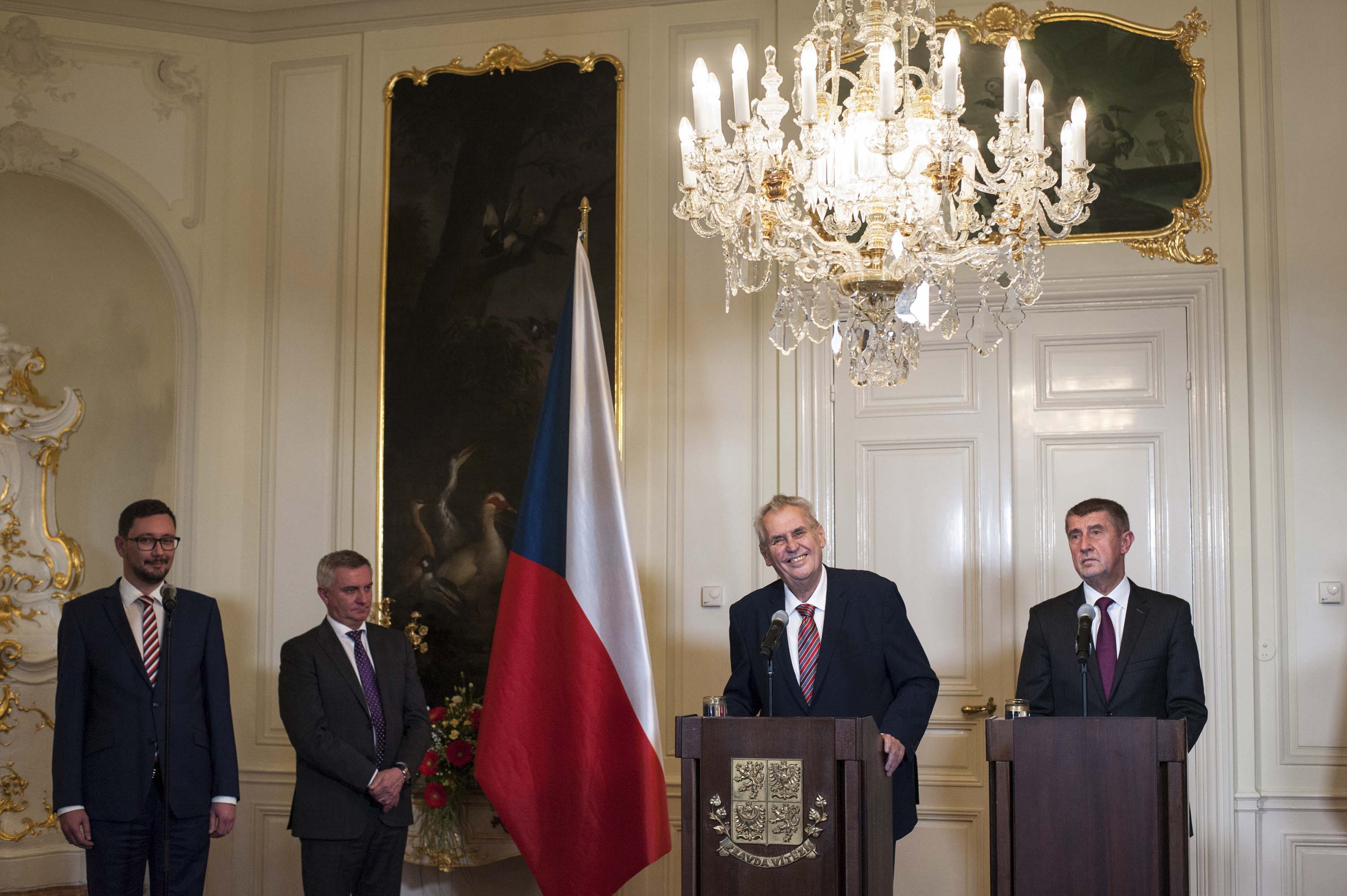 Miloš Zeman pověřuje Andreje Babiše sestavením vlády, Lány, říjen 2017
