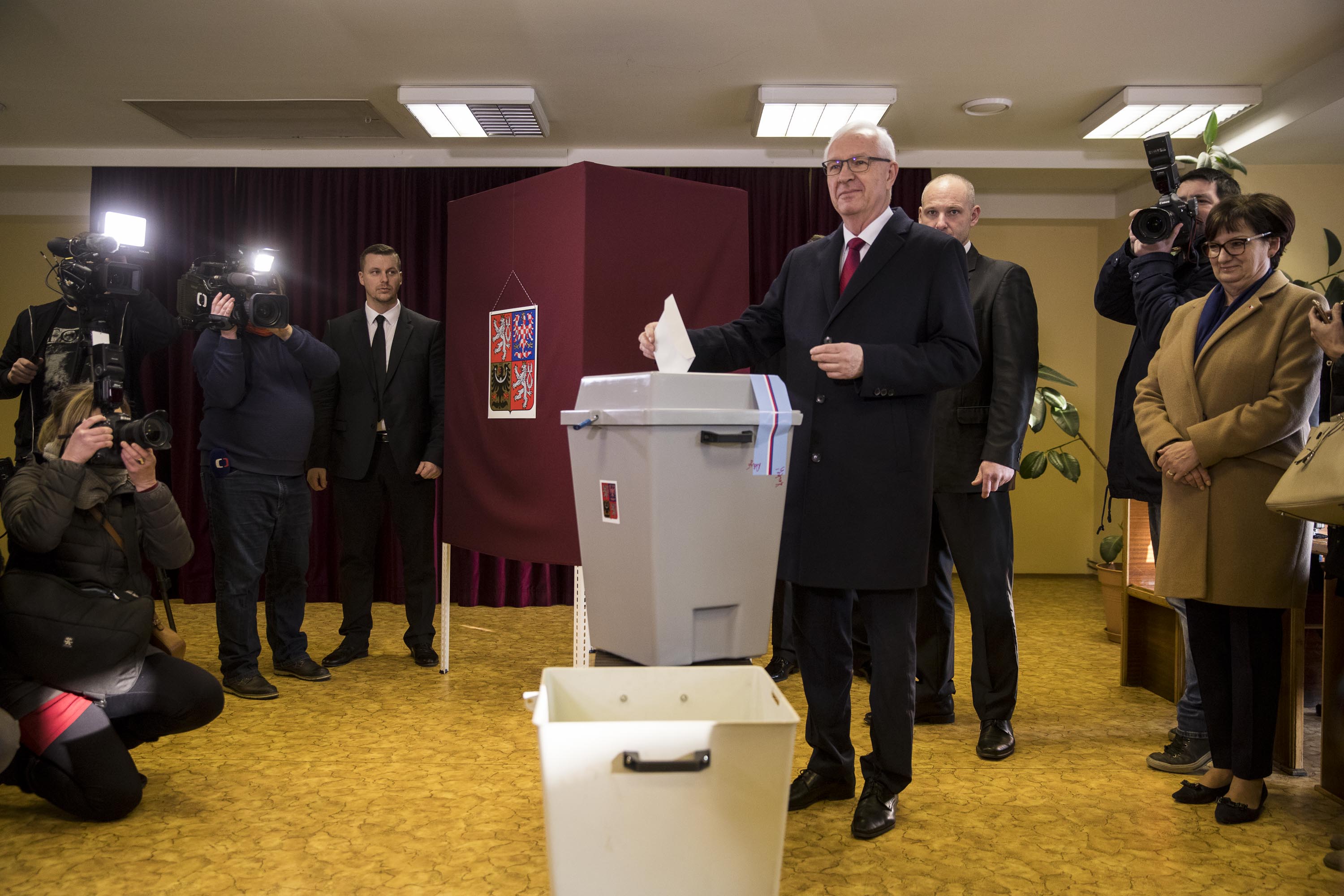 Lysolaje, Jiří Drahoš a Eva Drahošová u druhého kola prezidentských voleb