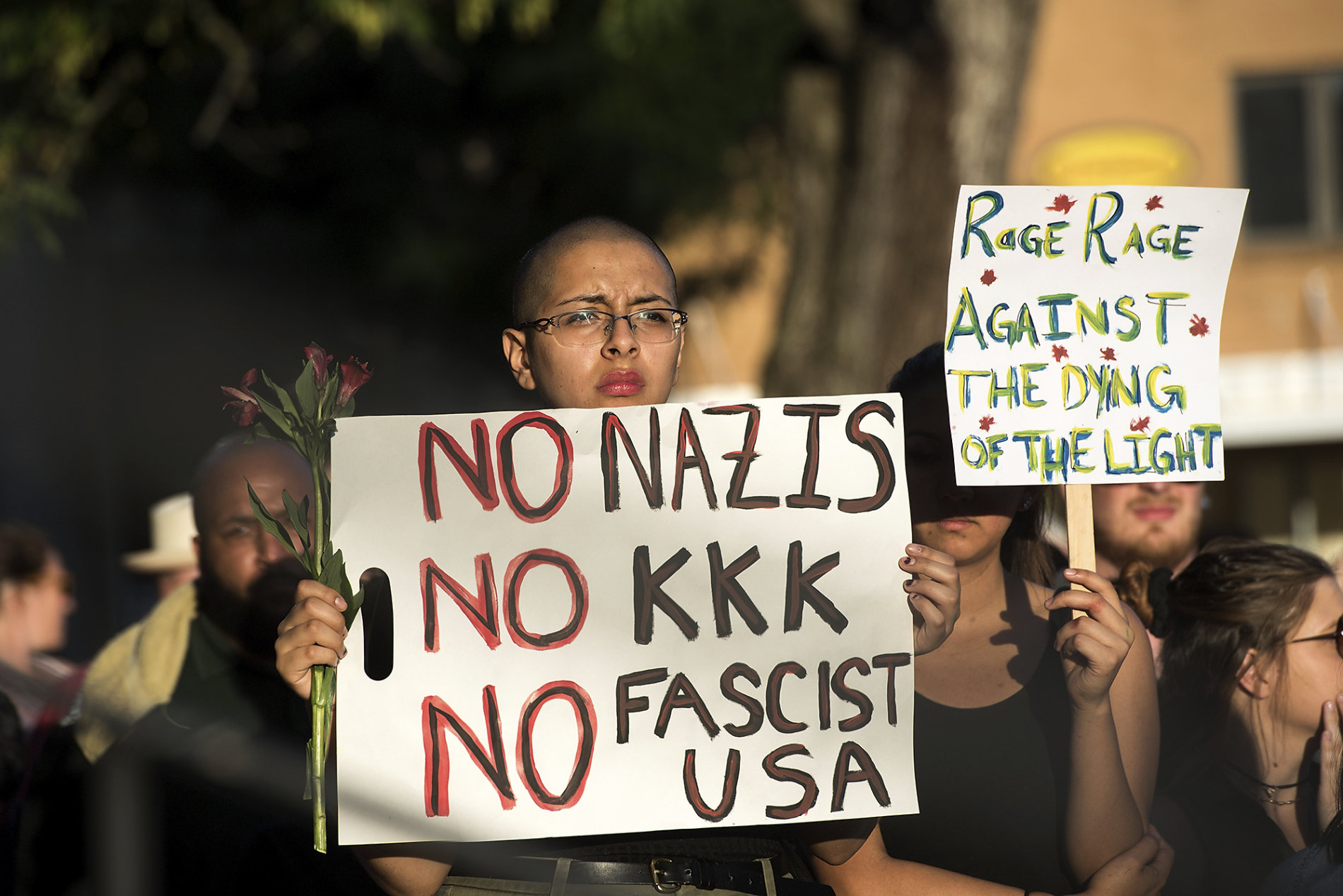 V Charlottesville narazili rasisté na odpor ze strany místních obyvatel 