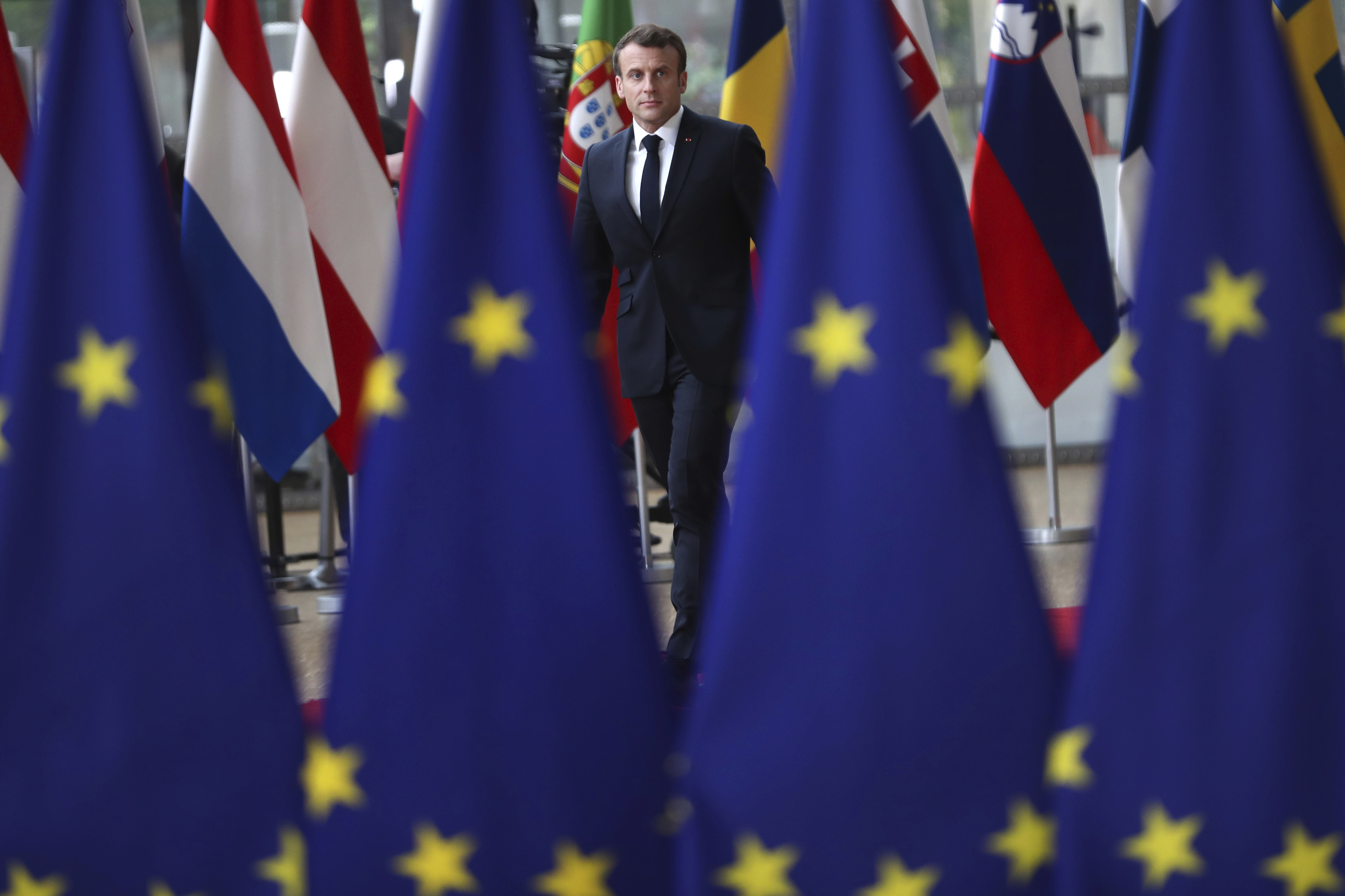 Francouzský prezident Emmanuel Macron přijíždí do Bruselu na summit EU