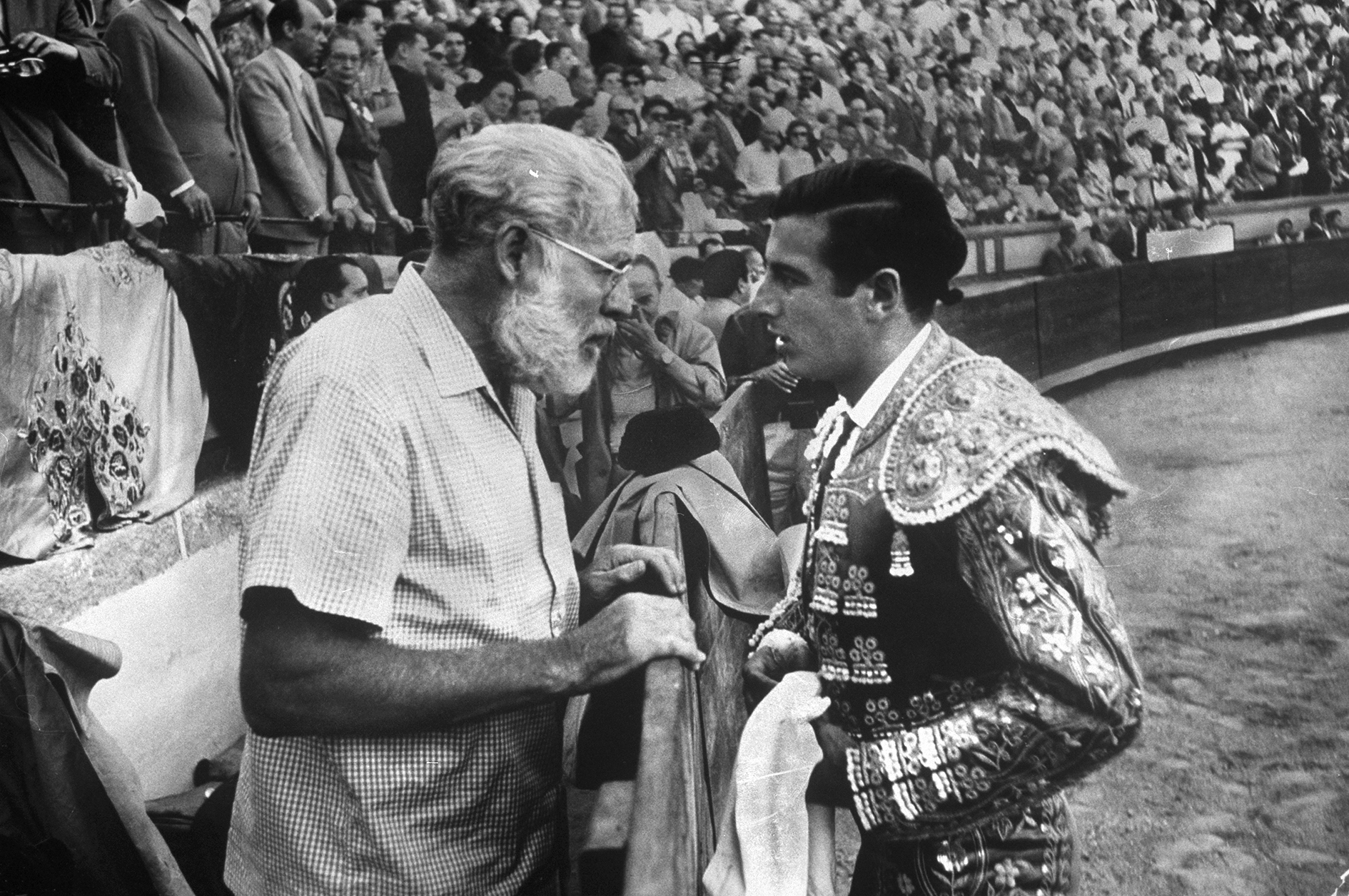 Tak trochu komické siláctví. (Hemingway na milovaných býčích zápasech)