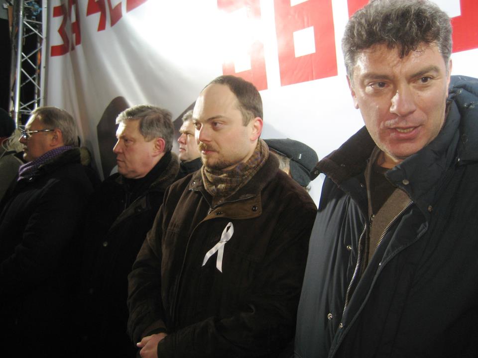 V. Kara-Murza ve společnosti Borise Němcova (2012)