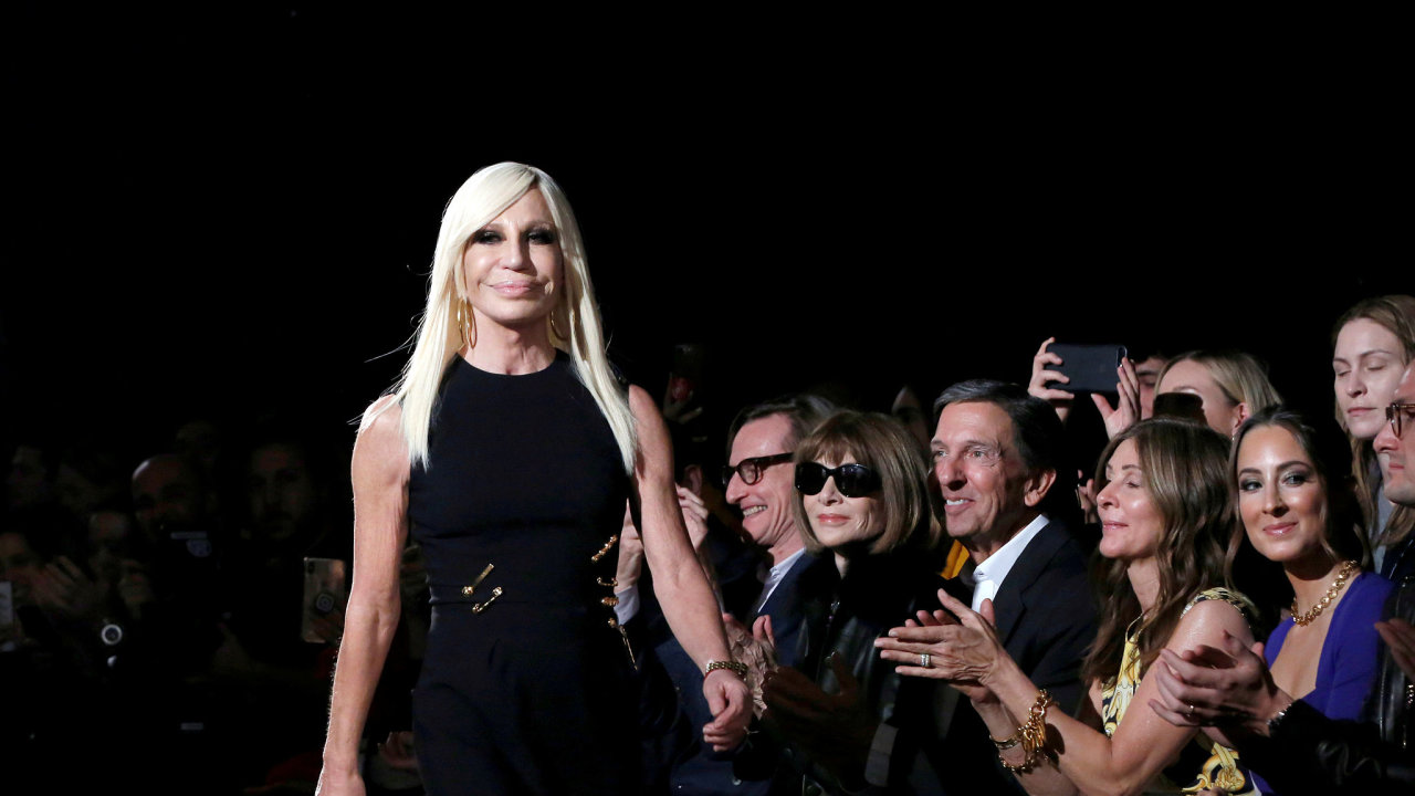 
Osobní omluvu Čínské lidové republice na svém Instagramu zveřejnila také Donatella Versace.