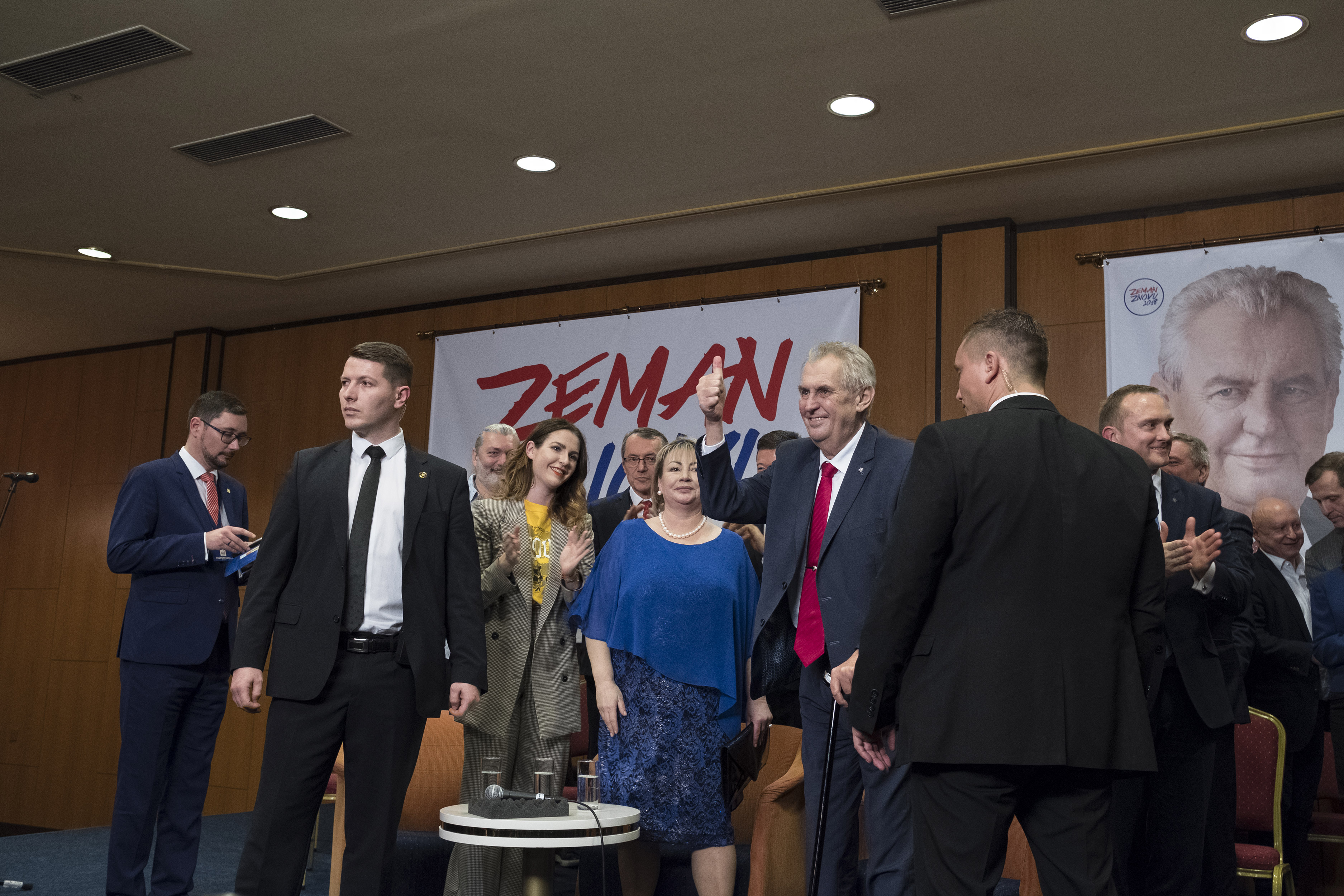 Miloš Zeman vítězí v prezidentských volbách