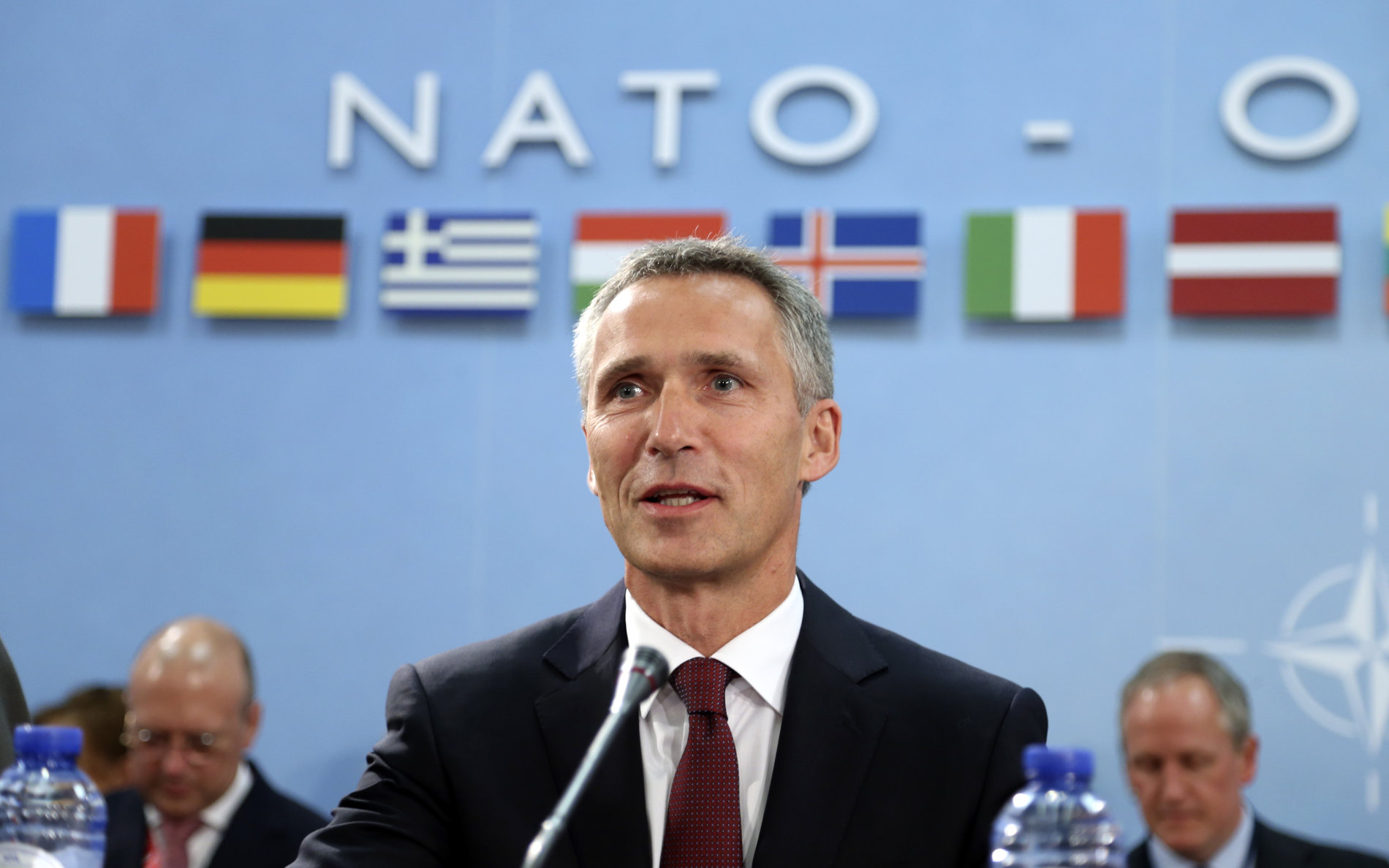 Bývalý norský premiér Stoltenberg se ujal funkce šéfa NATO.