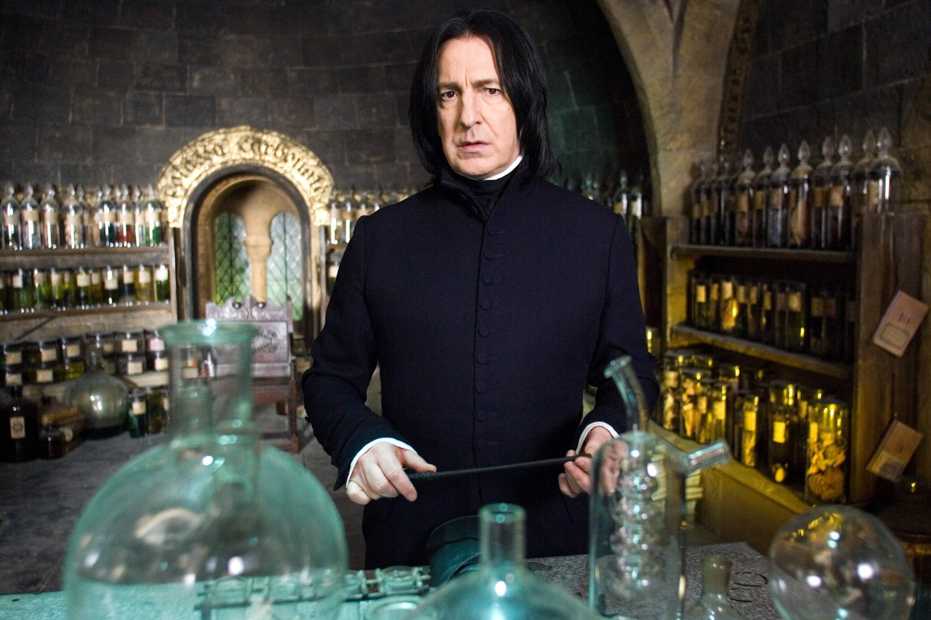 Alan Rickman jako profesor Snape ve filmové sérii o Harrym Potterovi; ilustrační foto