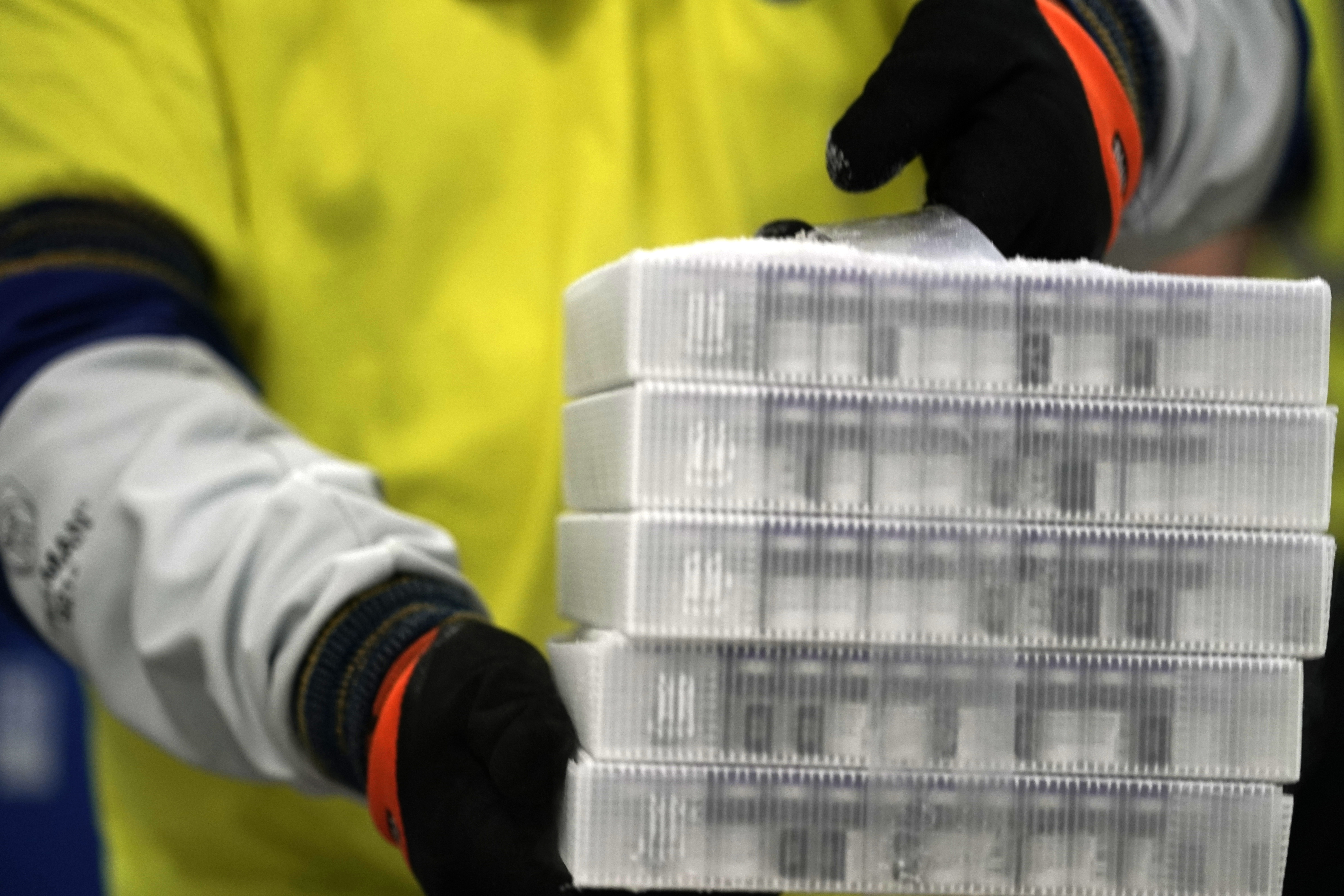Přeprava vakcíny Pfizer-BioNTech v USA