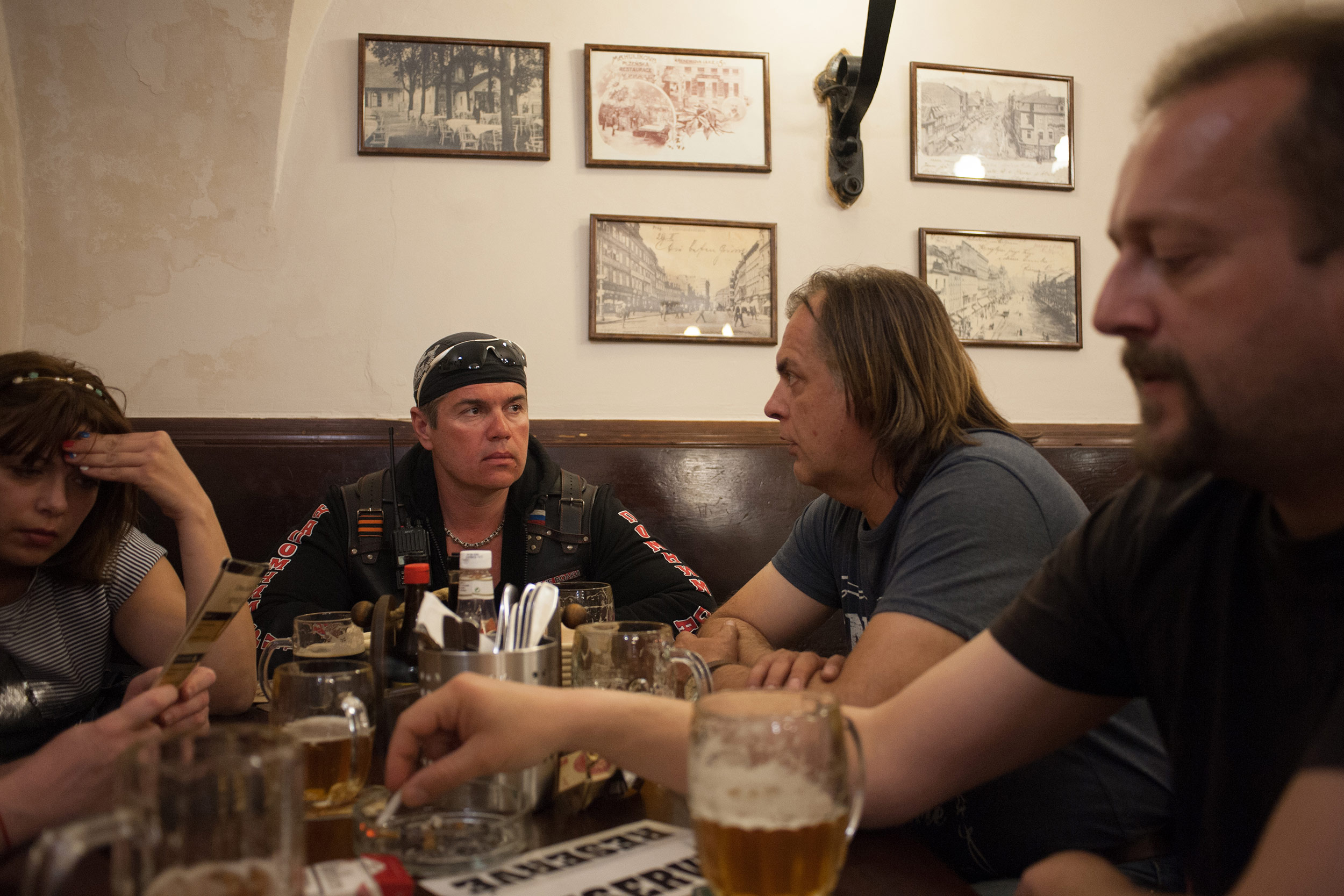 Motorkáři Red Eyed Crue na setkání s Nočním vlkem, Praha, květen 2016
