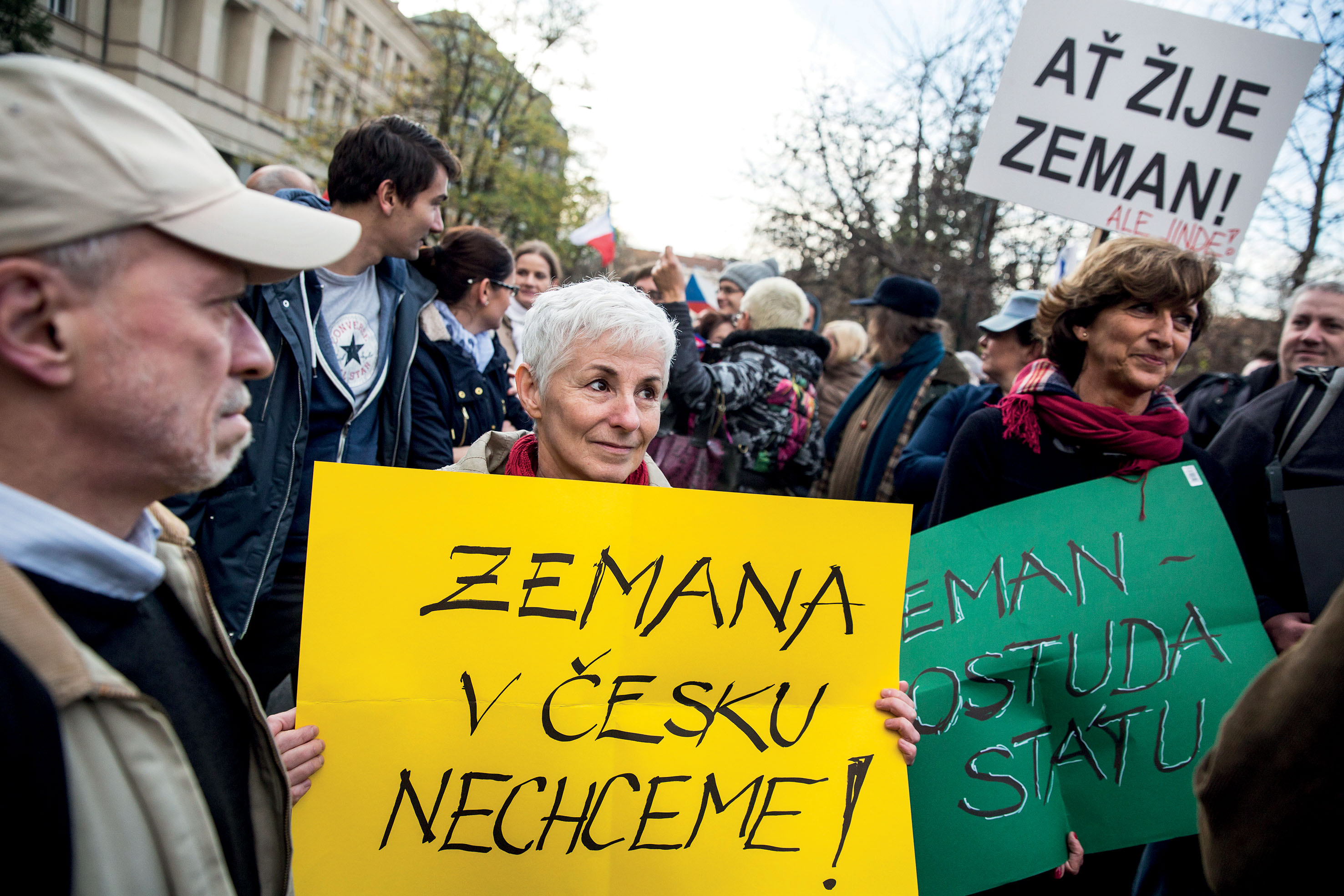 Hlavně obecně a bez konfrontace. (Demonstranti, kteří nebyli vpuštěni na Albertov)