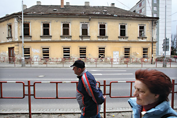 Fotografie: Odteď nulová tolerance. (Vystěhované ghetto ve Znojmě) - Autor: Milan Jaroš