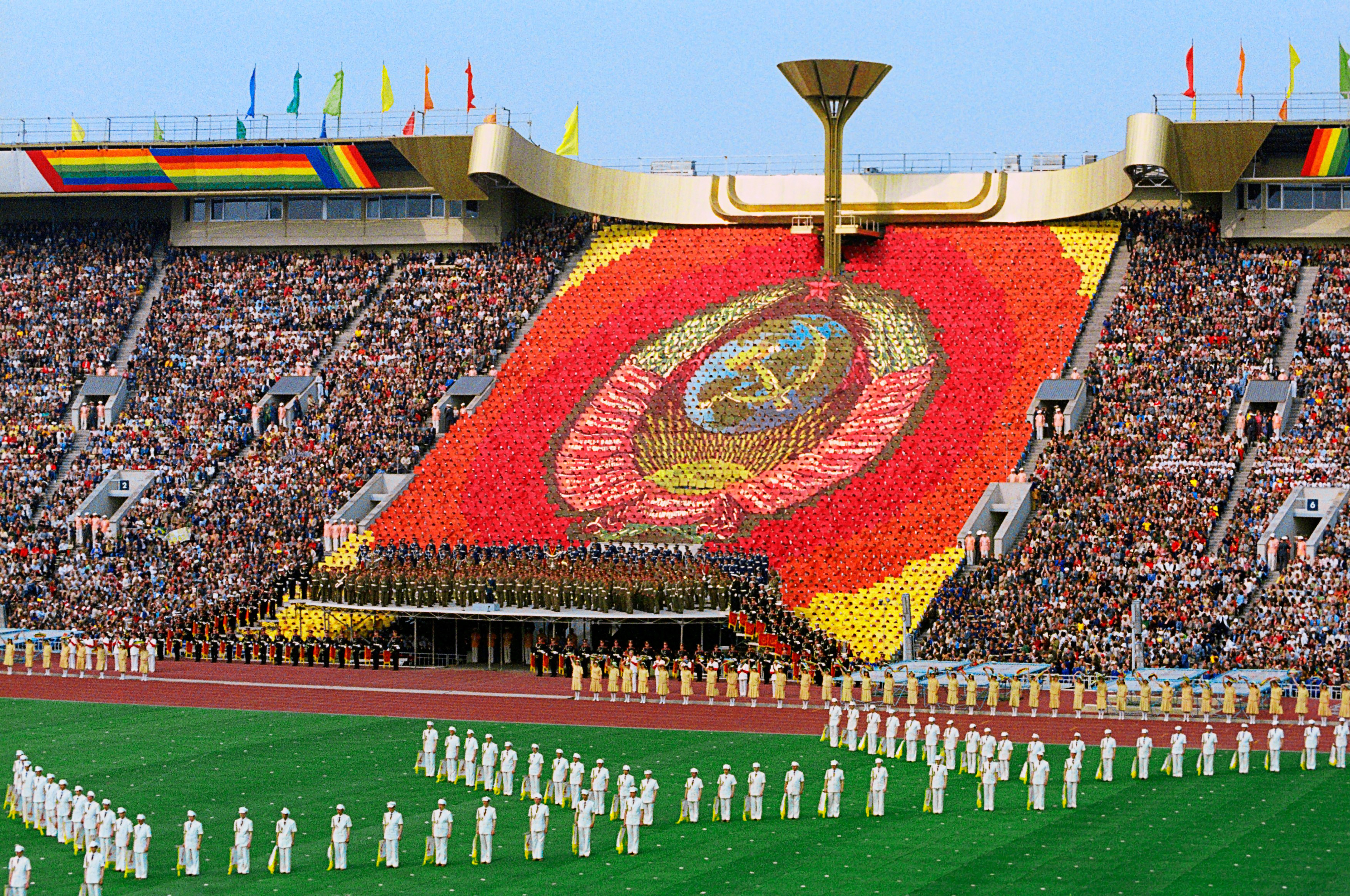 Nepřijeli, protože se bojí našich sportovců. (Zahajovací ceremoniál her v Moskvě)