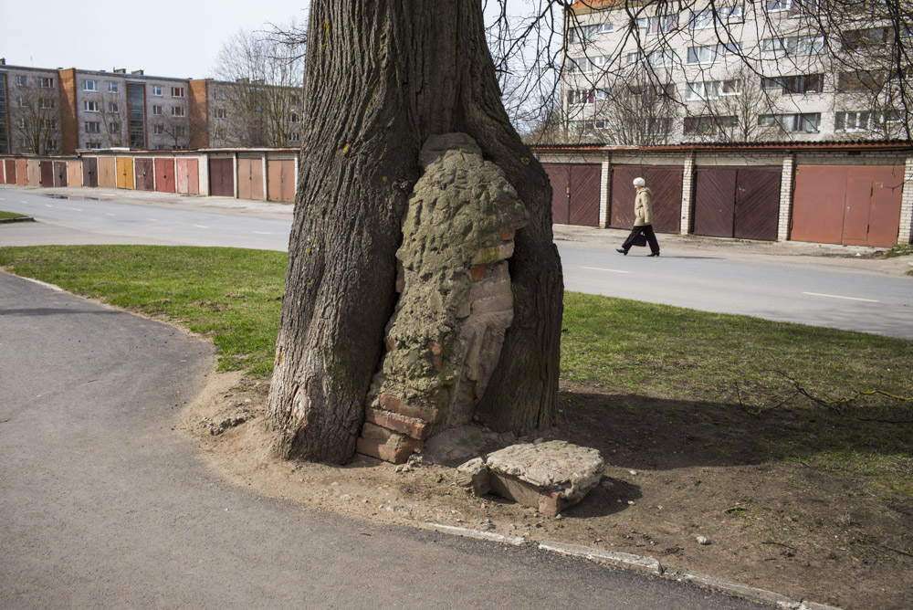 Sillamae - dnešní podoba města byla postavená po válce v duchu stalinské architektury poblíž továrny na zpracování uranu, Estonsko, duben, 2015