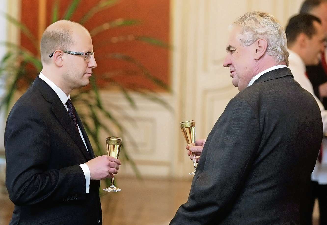 Na jmenování premiérem čekal Bohuslav Sobotka 83 dní