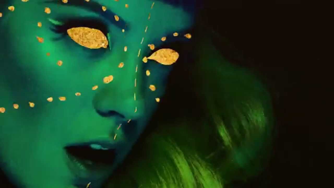 Lily Allen - Sheezus (Official Video)