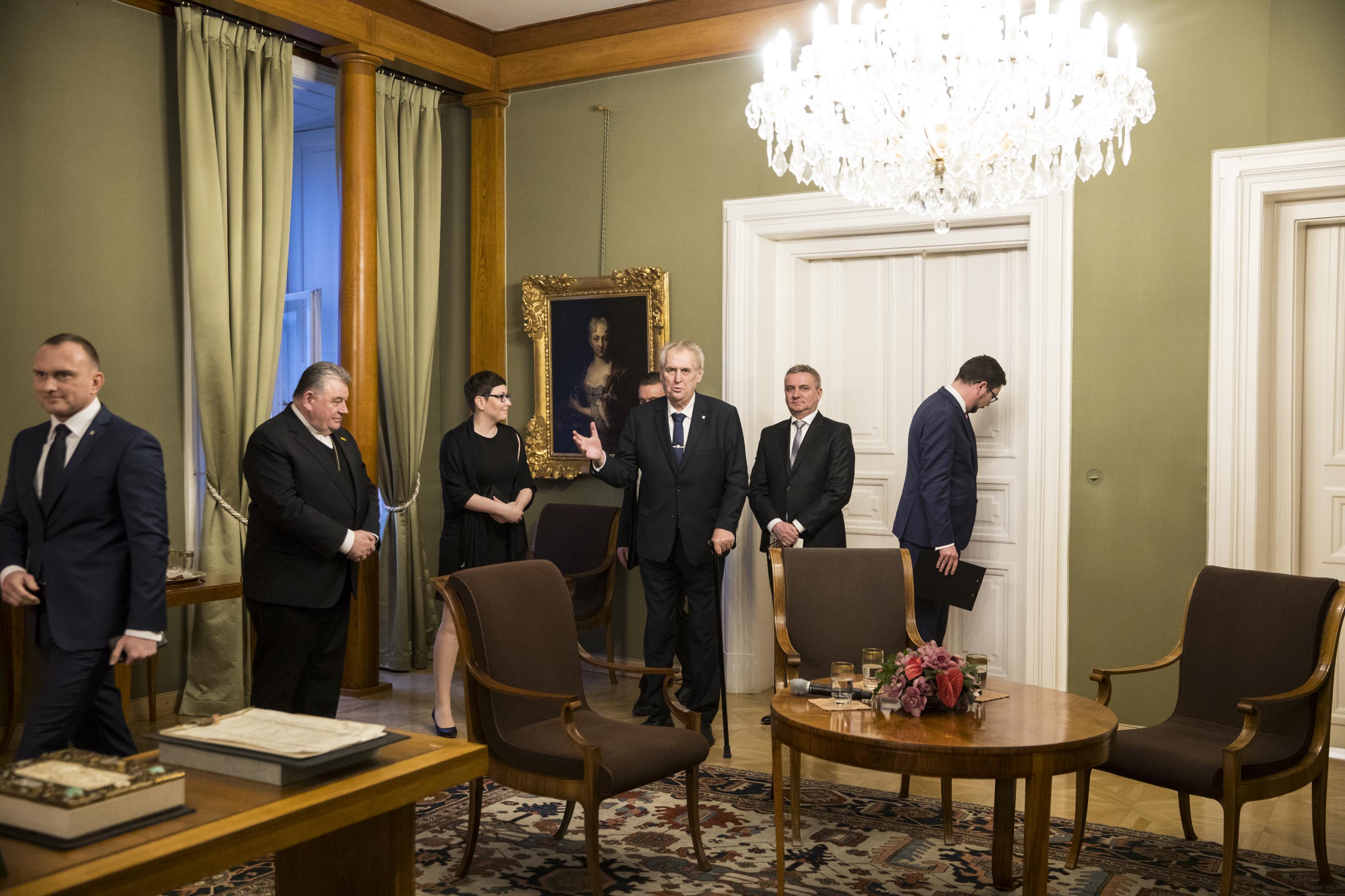 Prezident Miloš Zeman a kardinál Dominik Duka zahájili 9. ledna v Praze na hradě výstavu ke sto letům samostatného Československa nazvanou V základech státnosti.