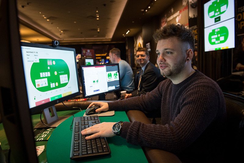 Pokud by počítač vyhrál, byla by to důležitá zpráva nejen pro pokerovou komunitu.
