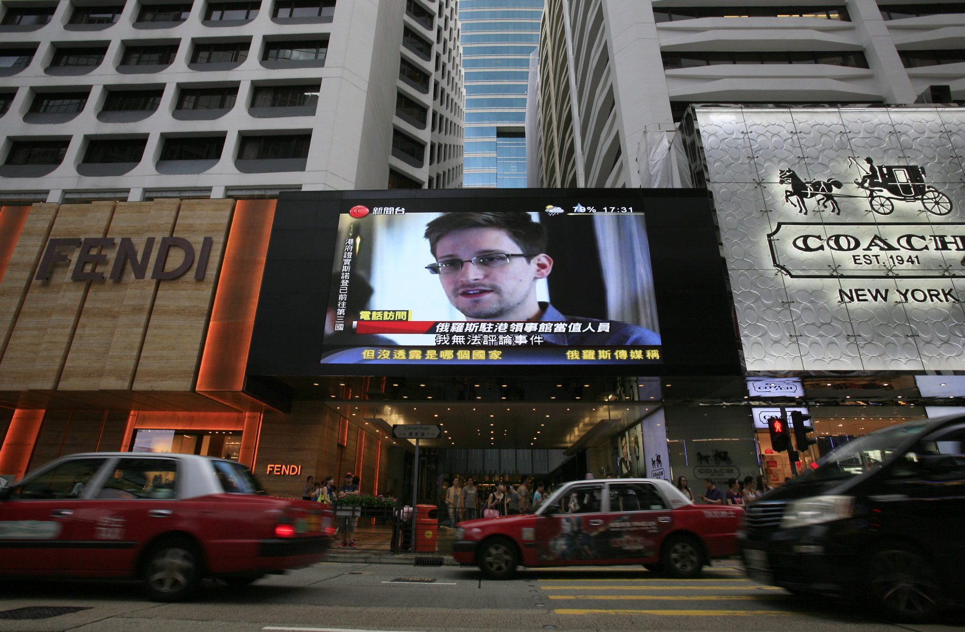 Hongkong nechal Snowdena odletět. USA tím "zklamal".