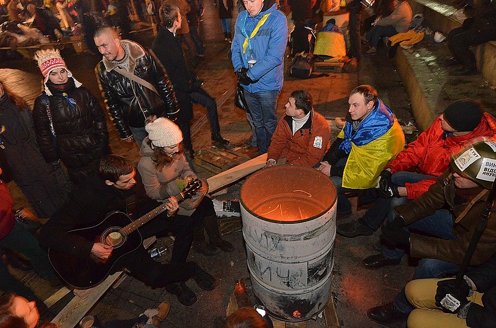 Majdan nebo mejdan? Občas to není úplně jasné. Ale všude vládne zákaz alkoholu a přísná disciplína.
