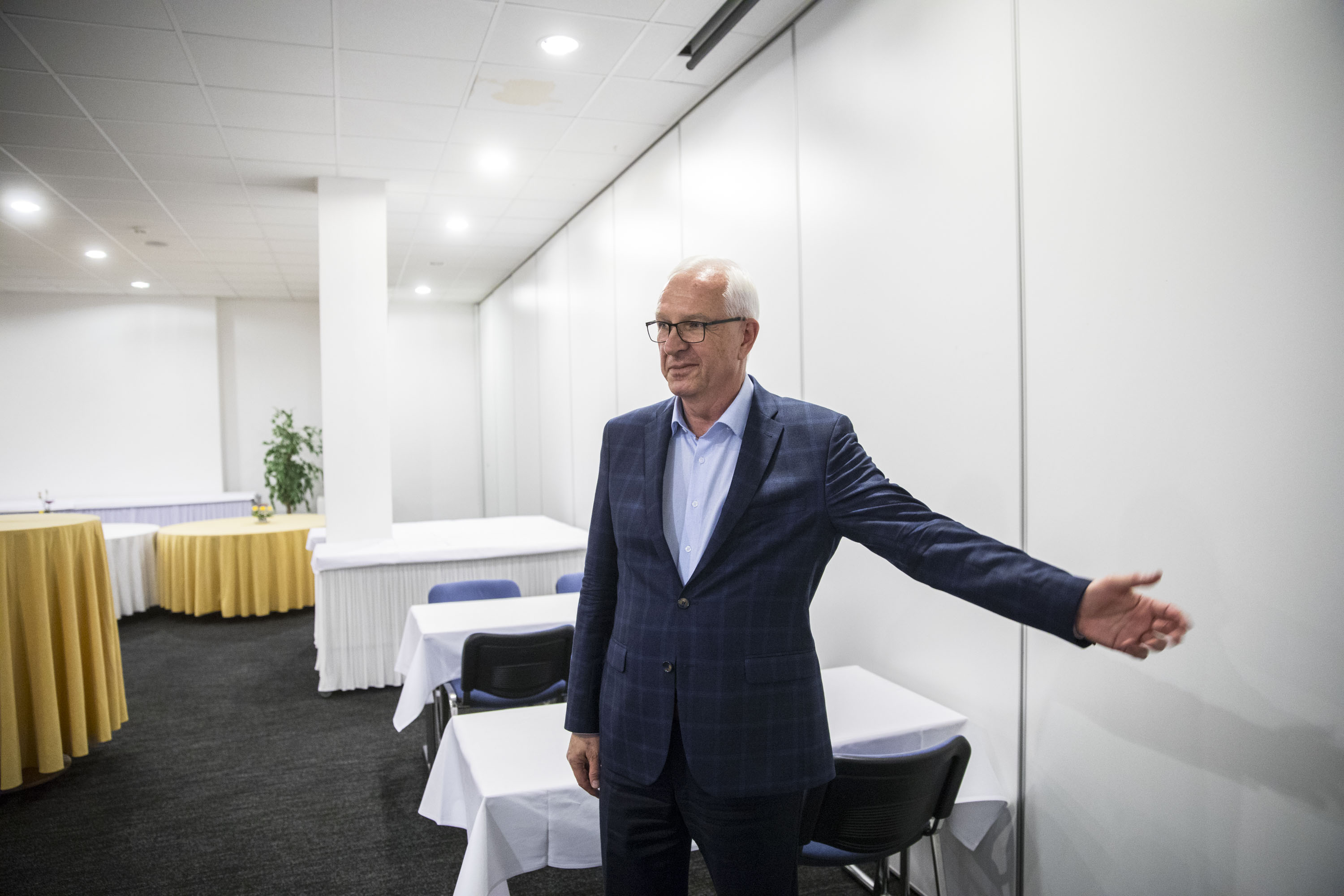 Setkání s Jiřím Drahošem v hotelu Flóra