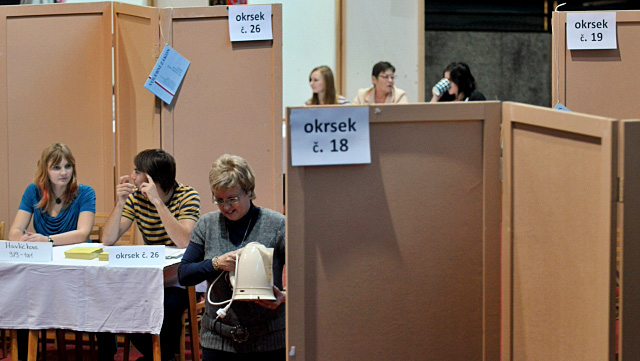 Senátní volby: jde o hodně. Sledujte zítra DJe