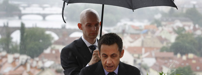 Váš neprůstřelný deštníček, monsieur!