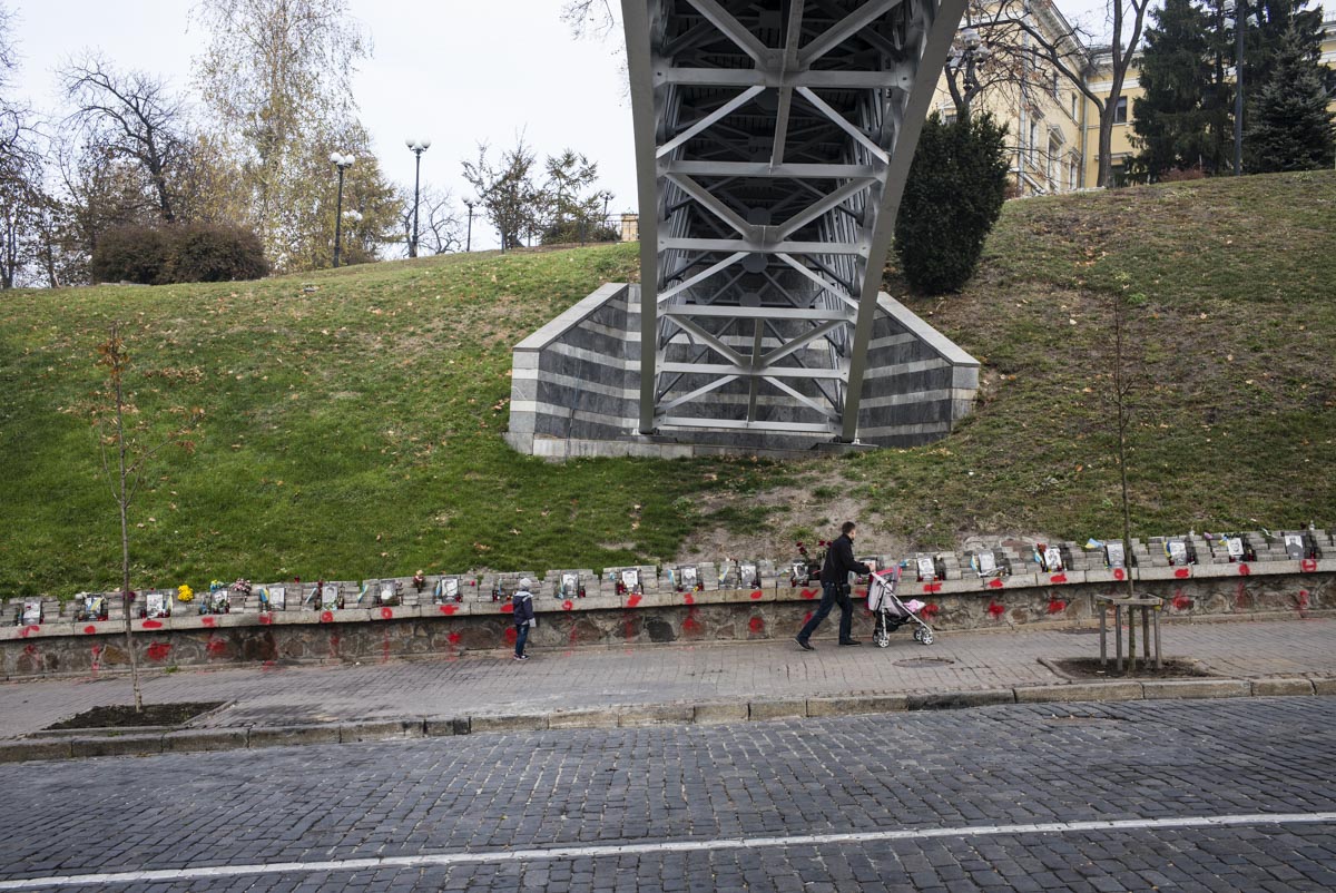 ulice Instytutska, Kyjev, listopad, 2014